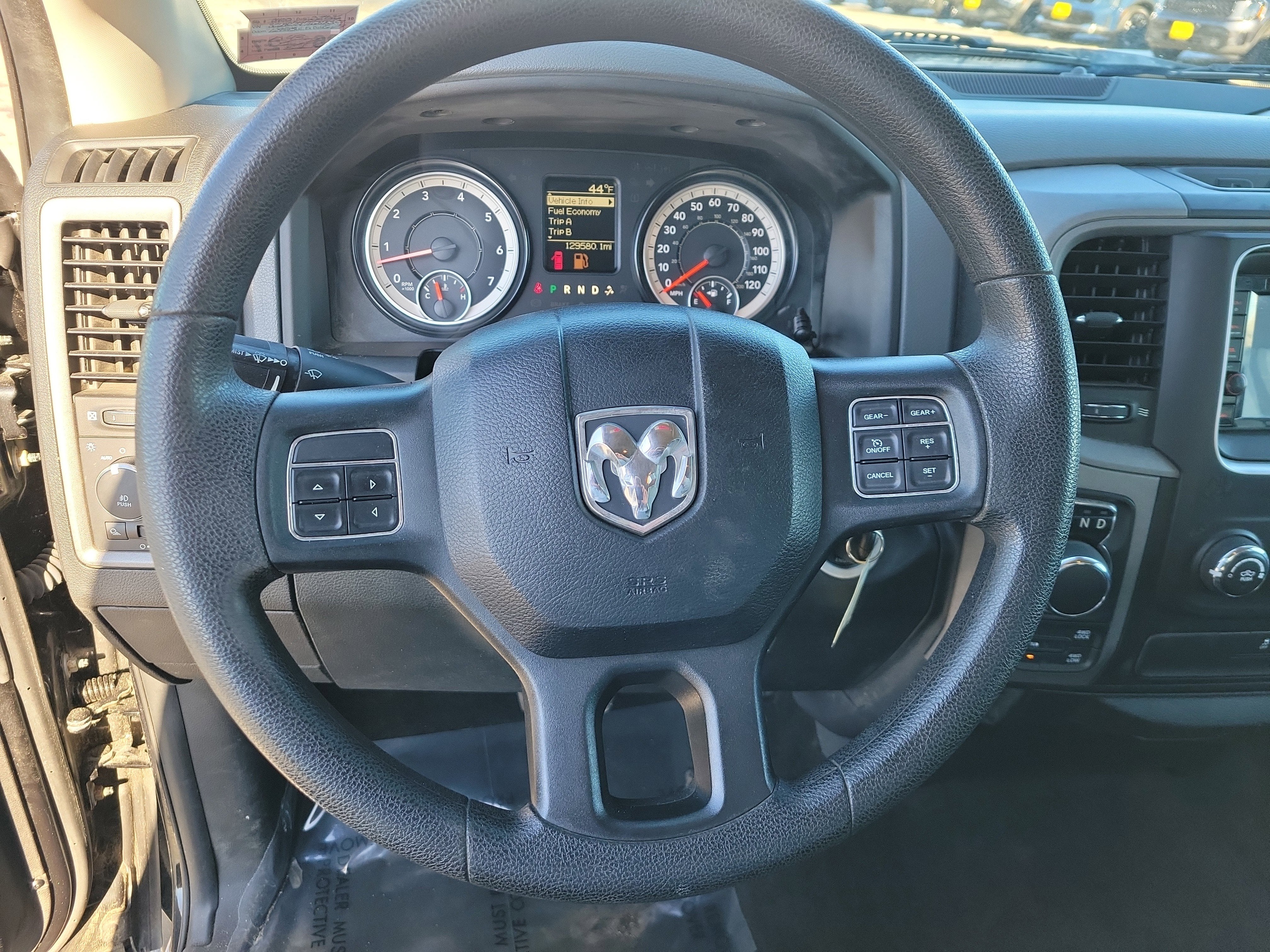 2017 RAM 1500 Express Crew Cab 4x4 5'7" Box