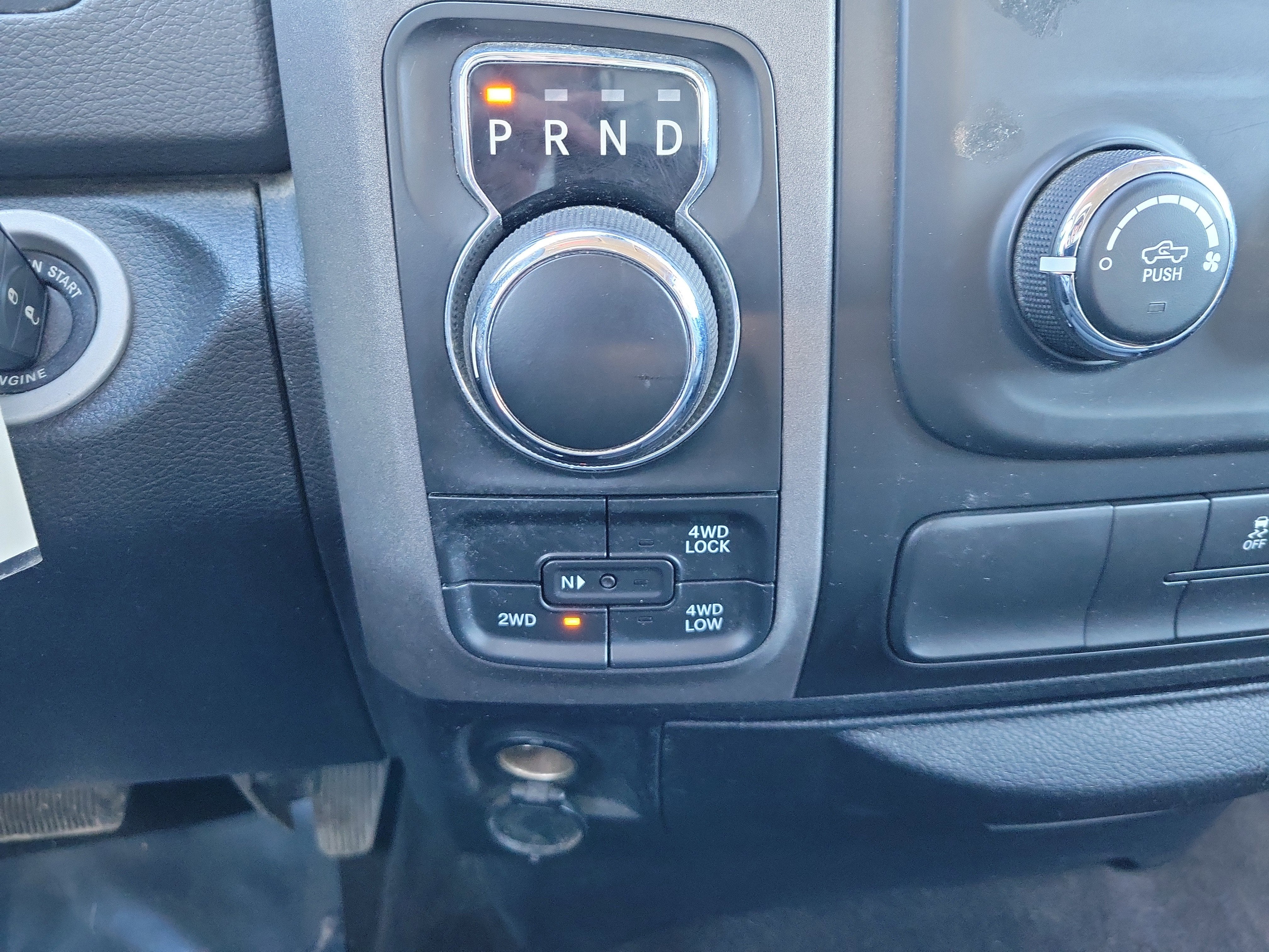 2017 RAM 1500 Express Crew Cab 4x4 5'7" Box