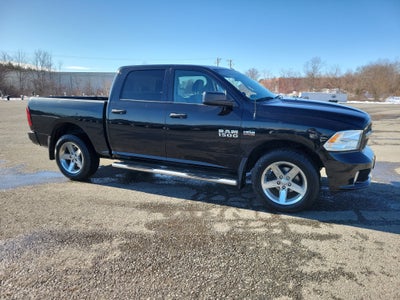 2017 RAM 1500 Express Crew Cab 4x4 5'7" Box
