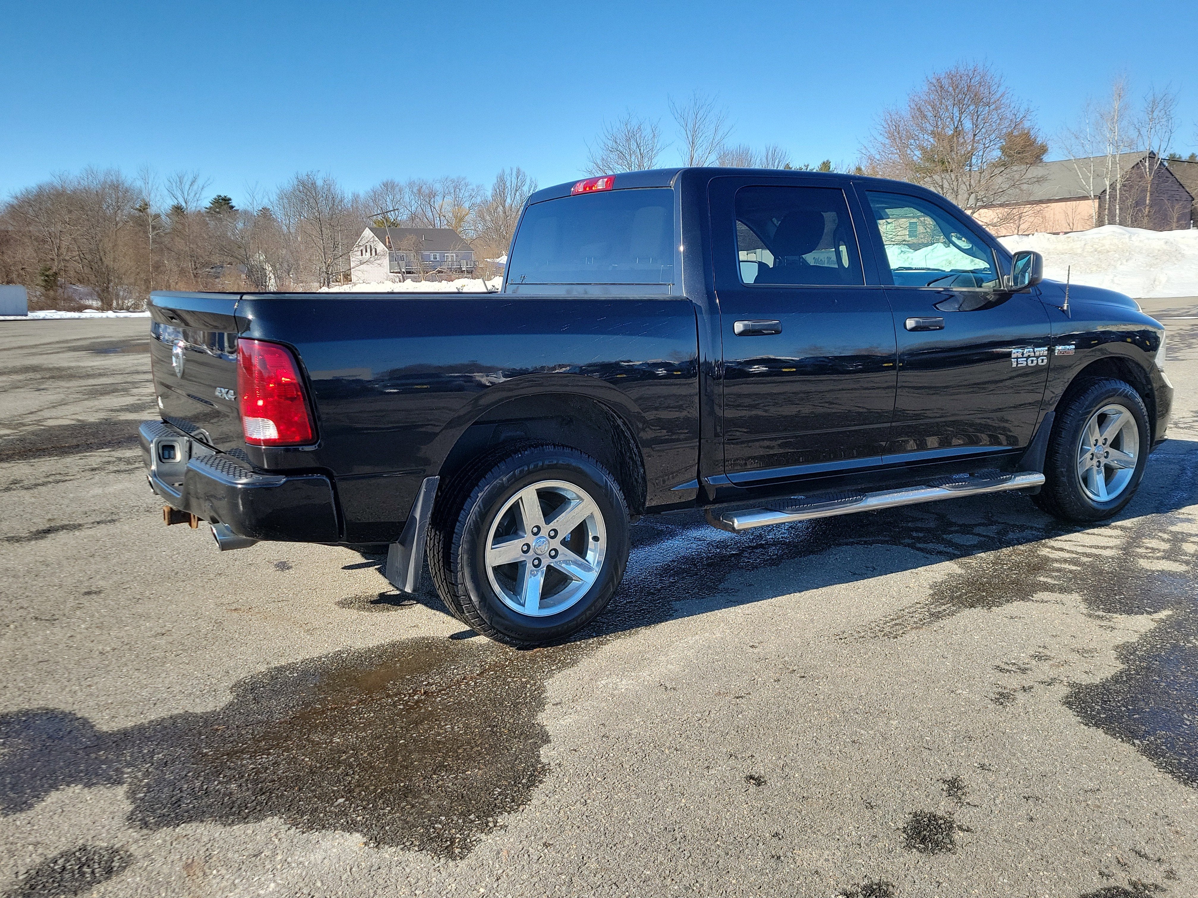 2017 RAM 1500 Express Crew Cab 4x4 5'7" Box