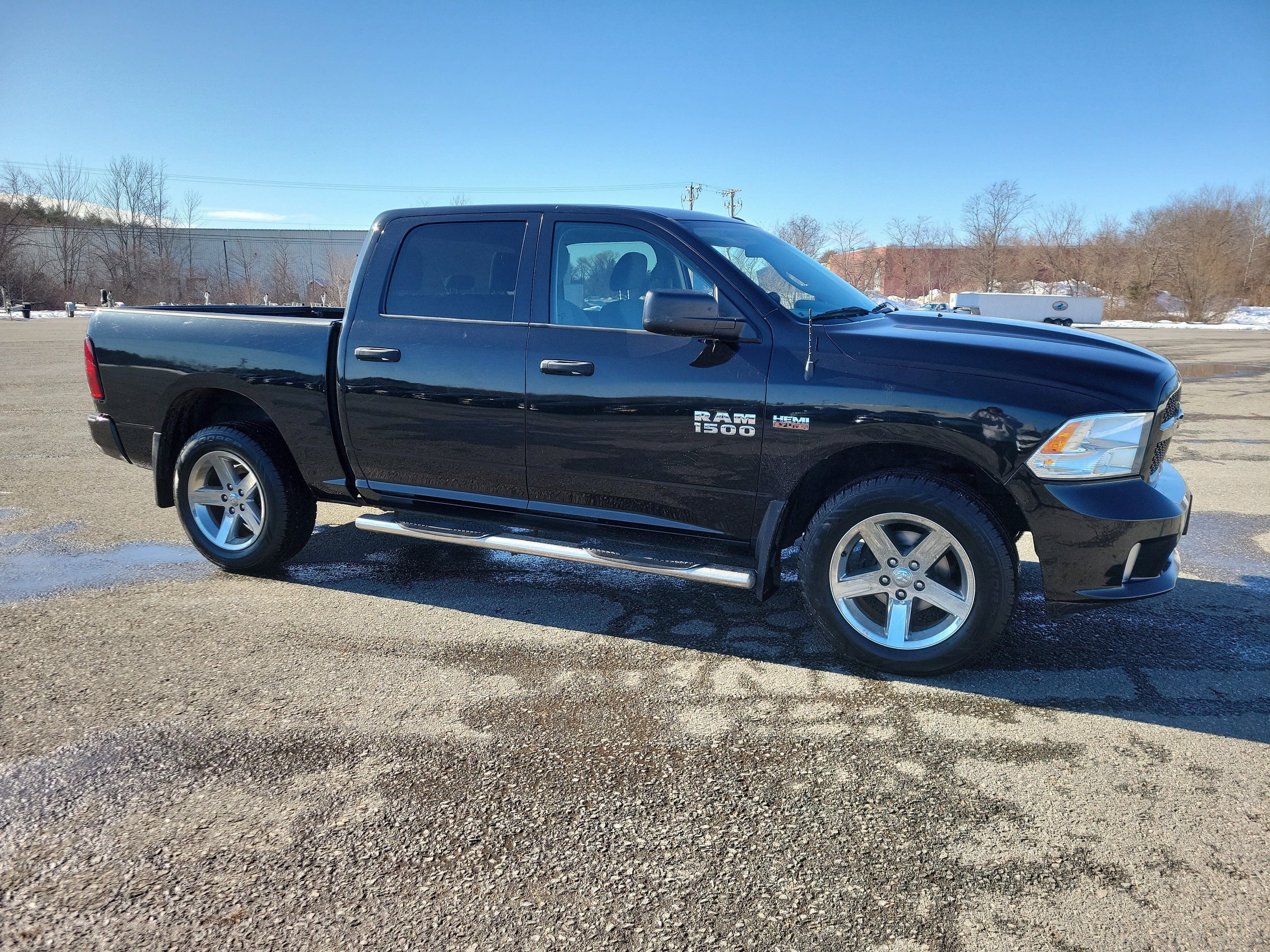2017 RAM 1500 Express Crew Cab 4x4 5'7" Box