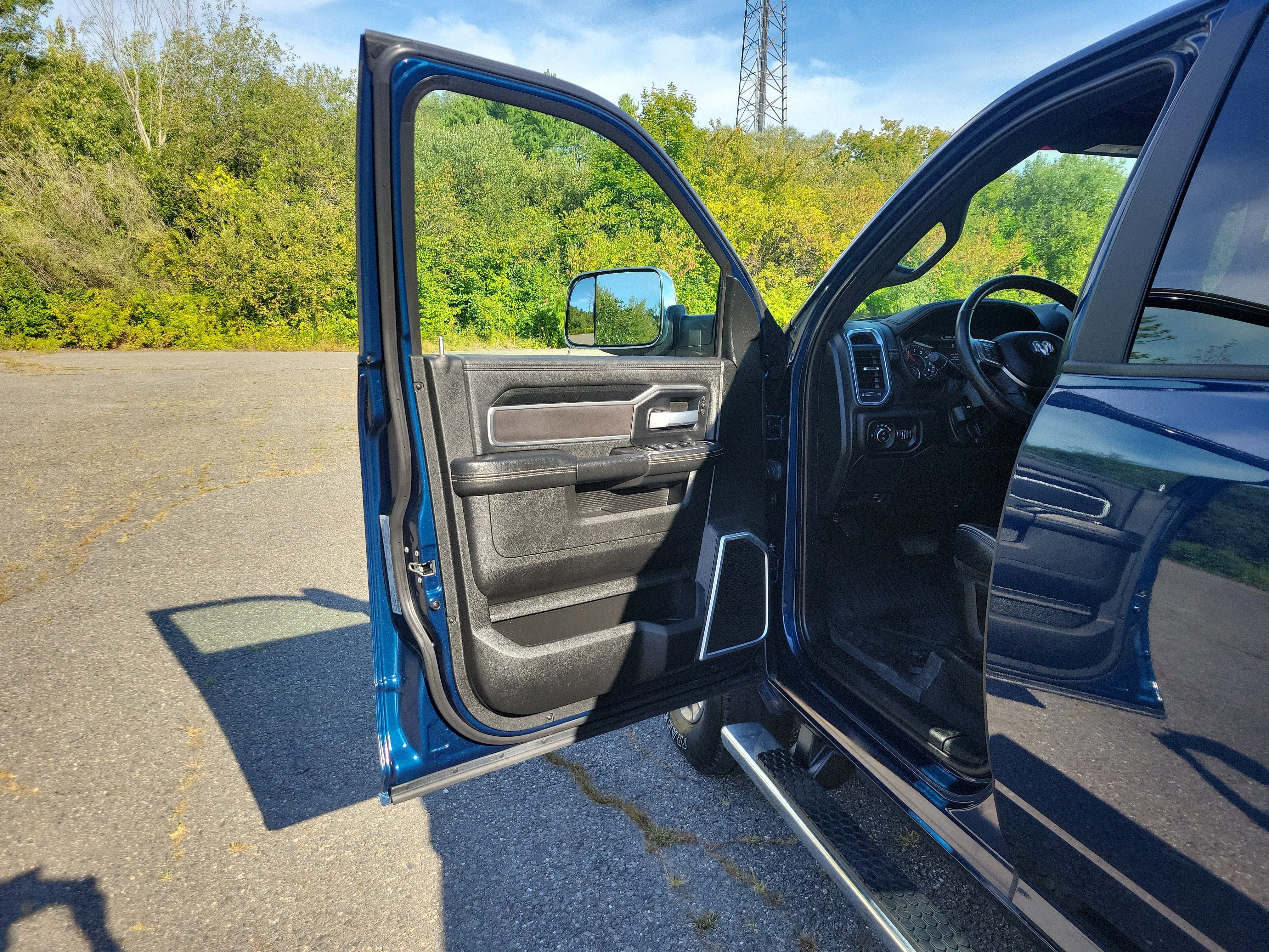 2022 RAM 2500 Laramie Crew Cab 4x4 6'4" Box