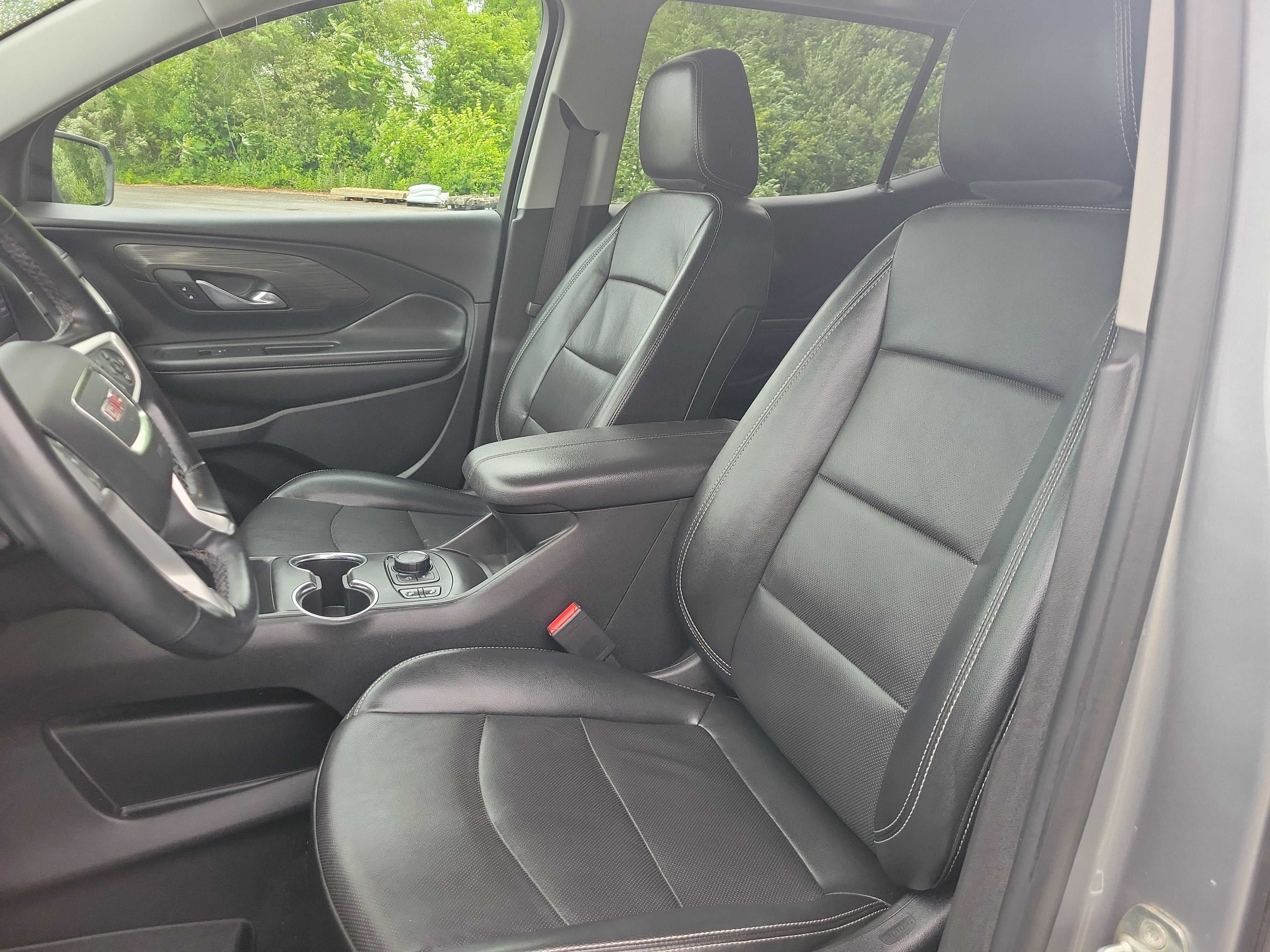 2023 GMC Terrain SLT - Photo 4