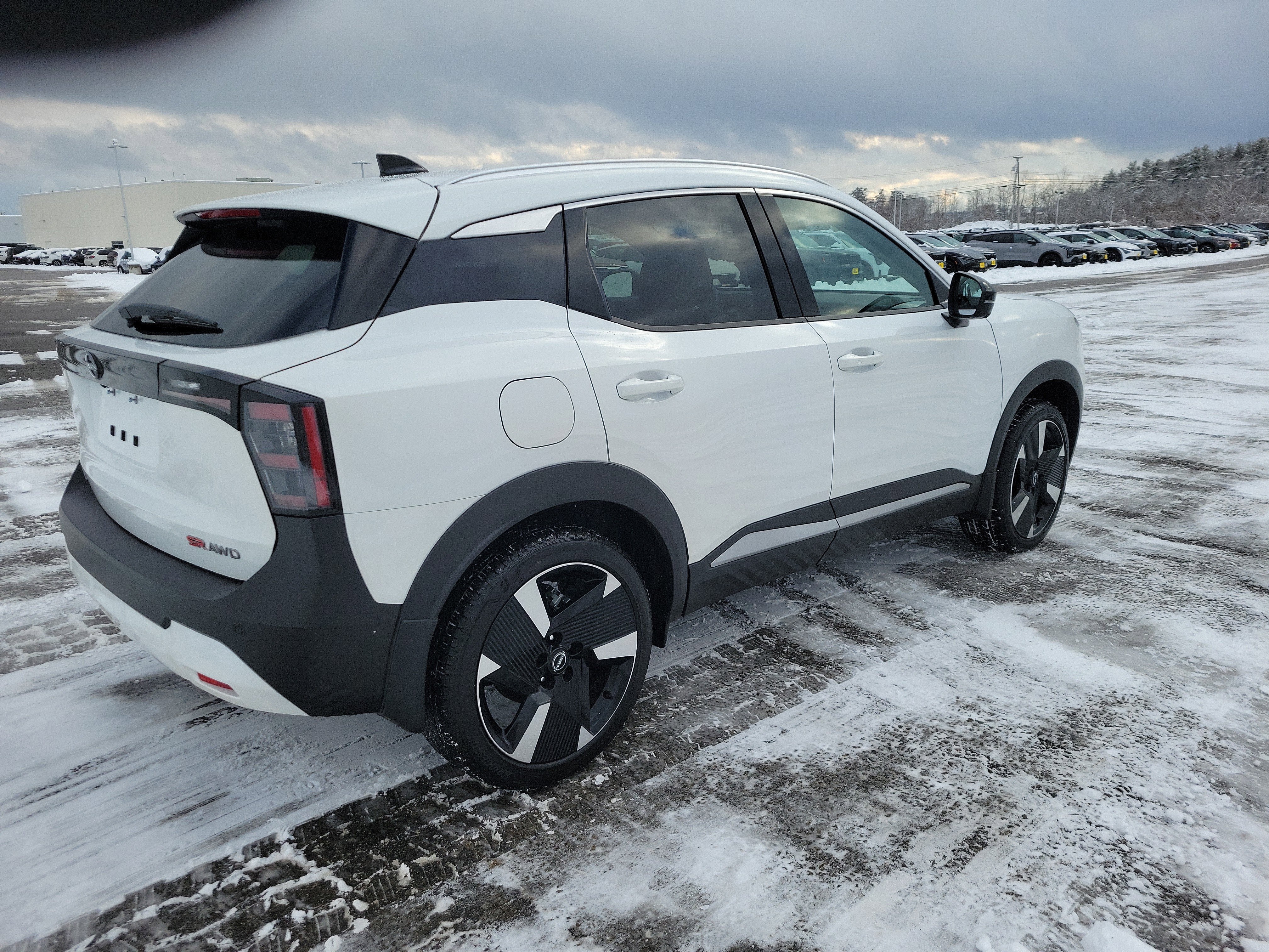 2026 Nissan Kicks SR