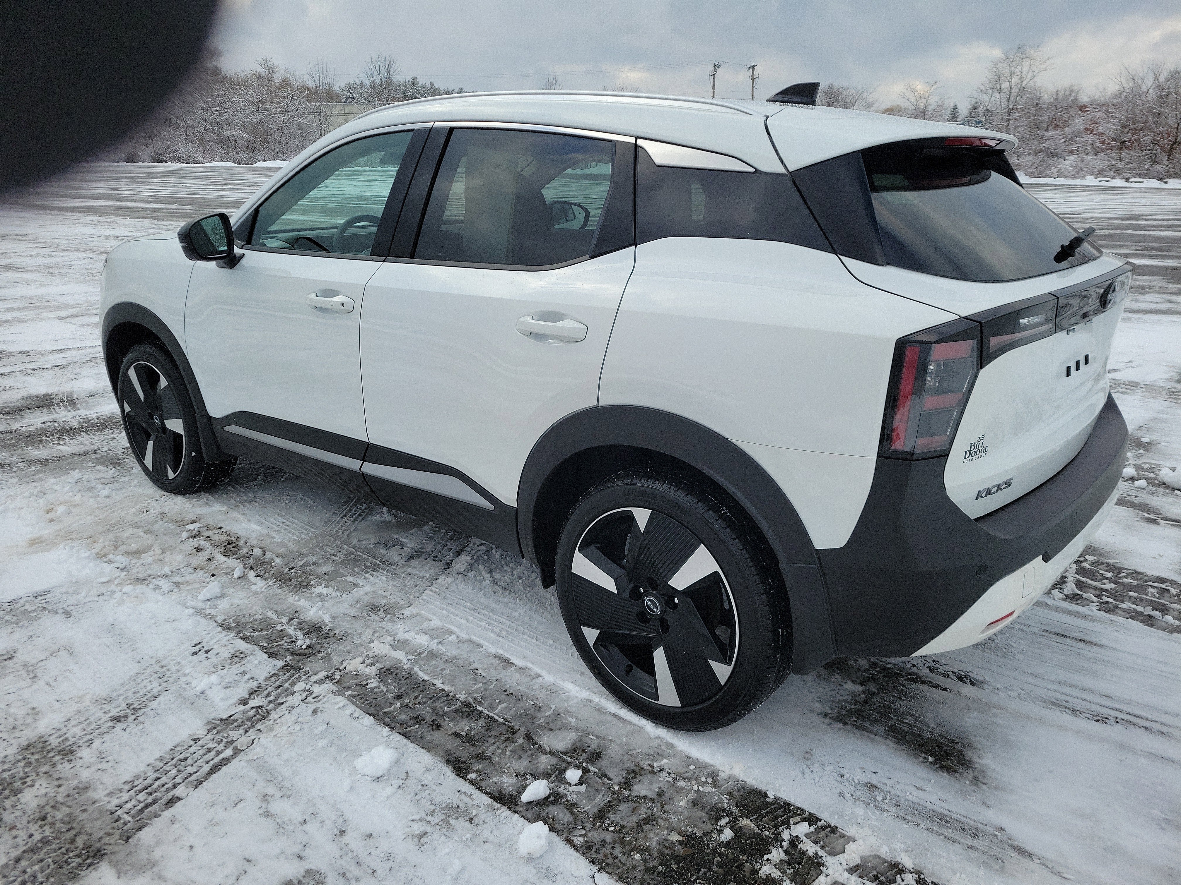 2026 Nissan Kicks SR