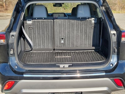 2023 Toyota Highlander Hybrid Platinum