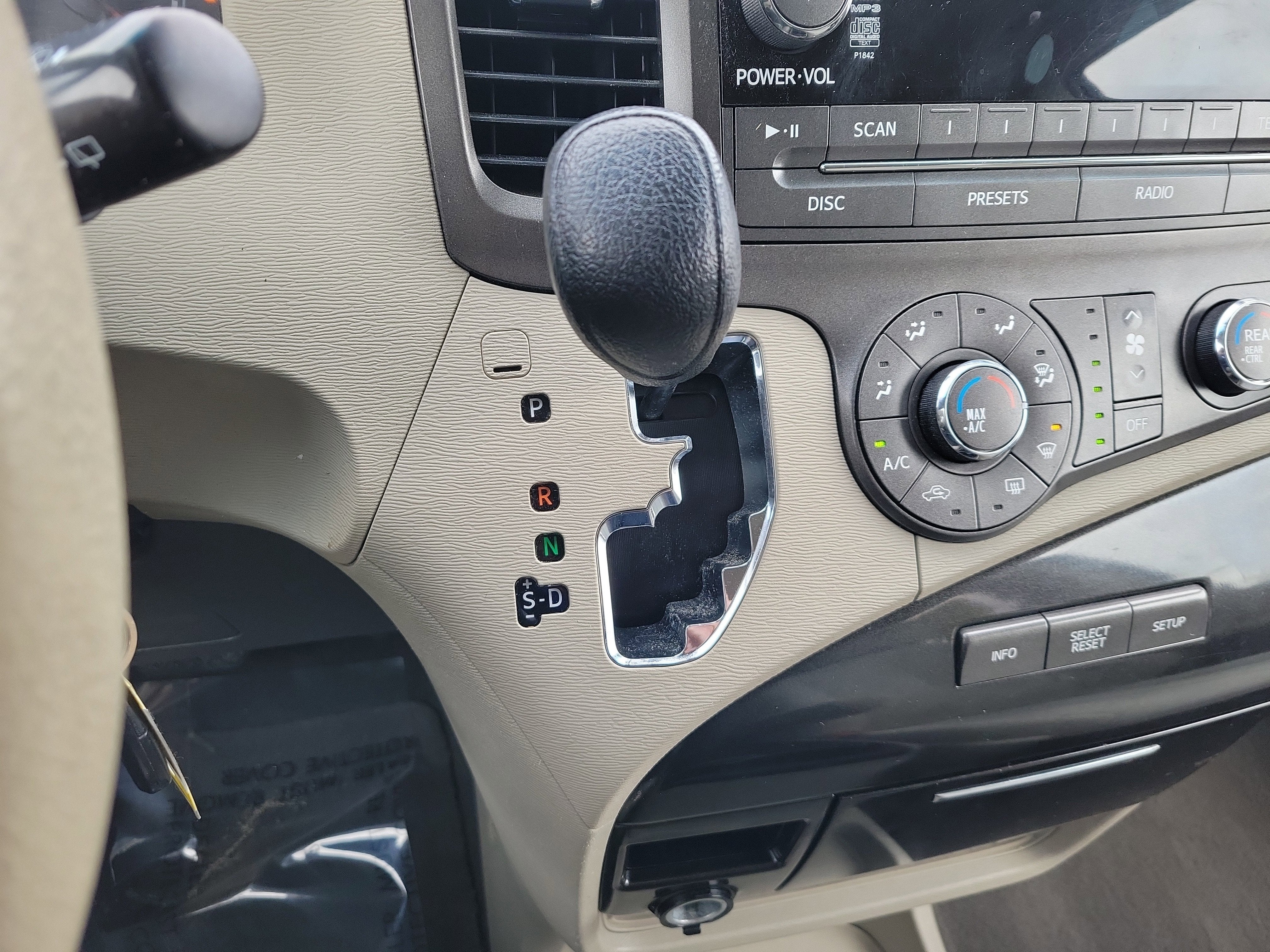 2011 Toyota Sienna LE V6