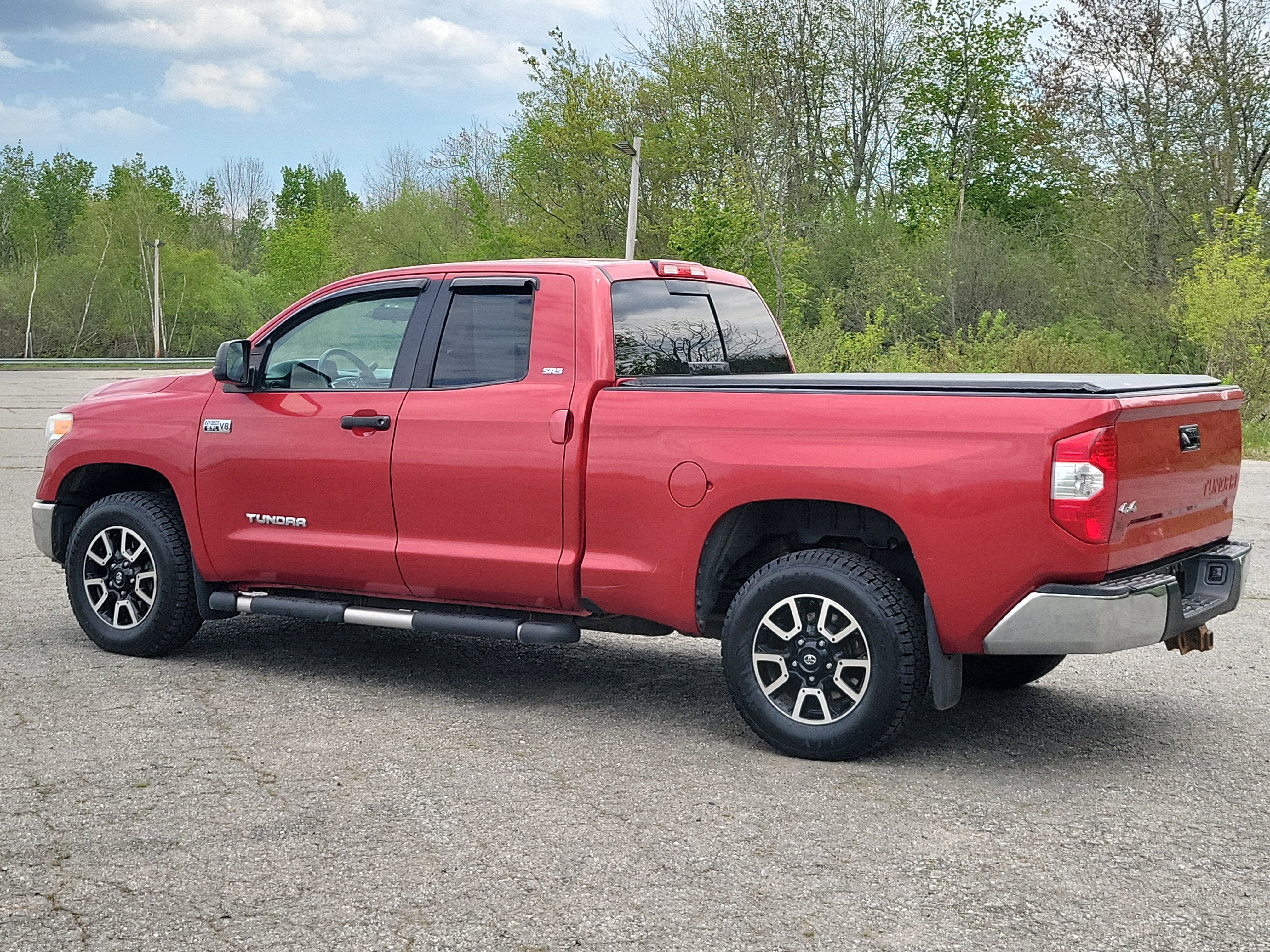 2015 Toyota Tundra SR5 5.7L V8