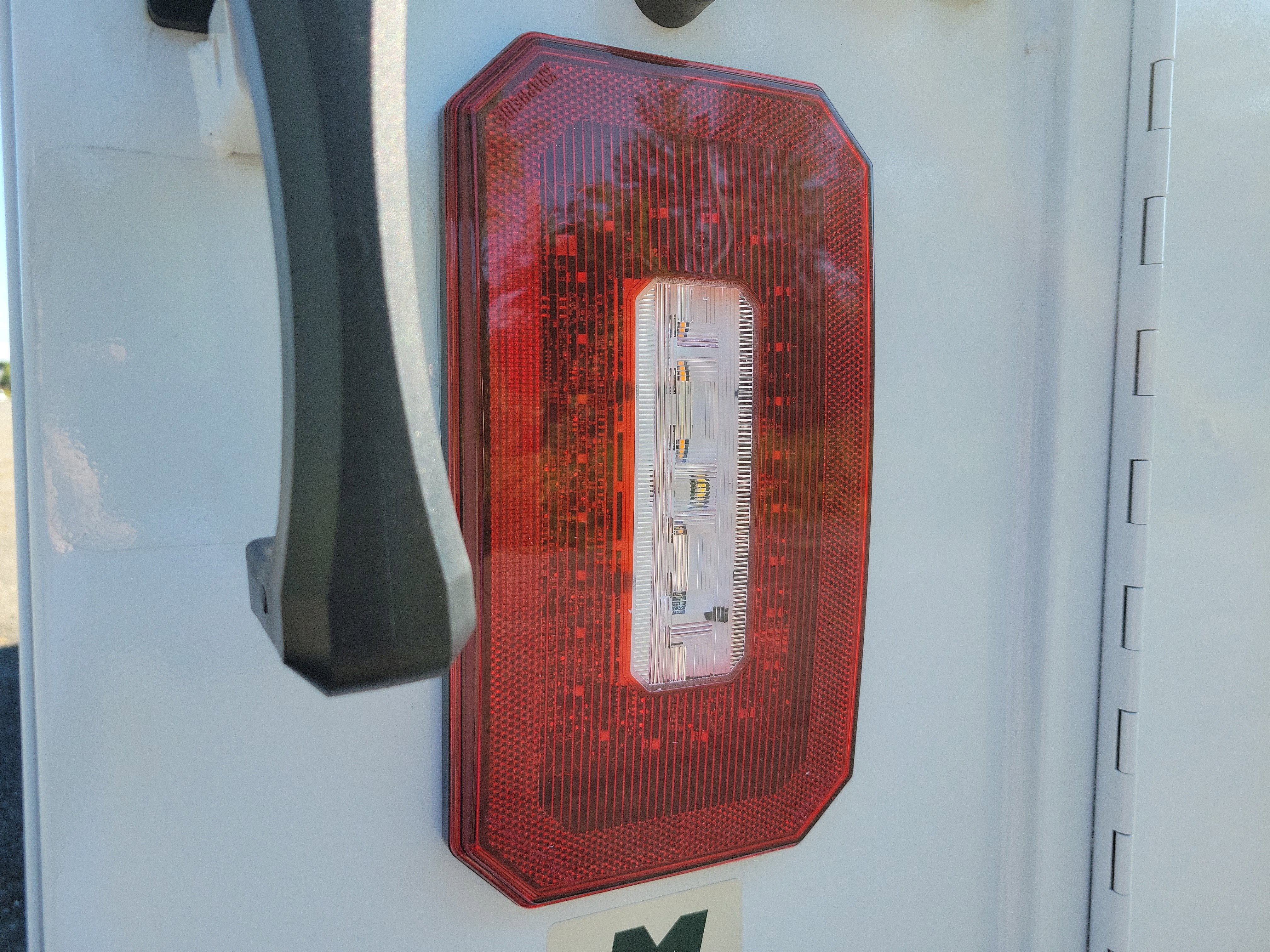 2025 GMC Savana Cutaway 3500 1WT