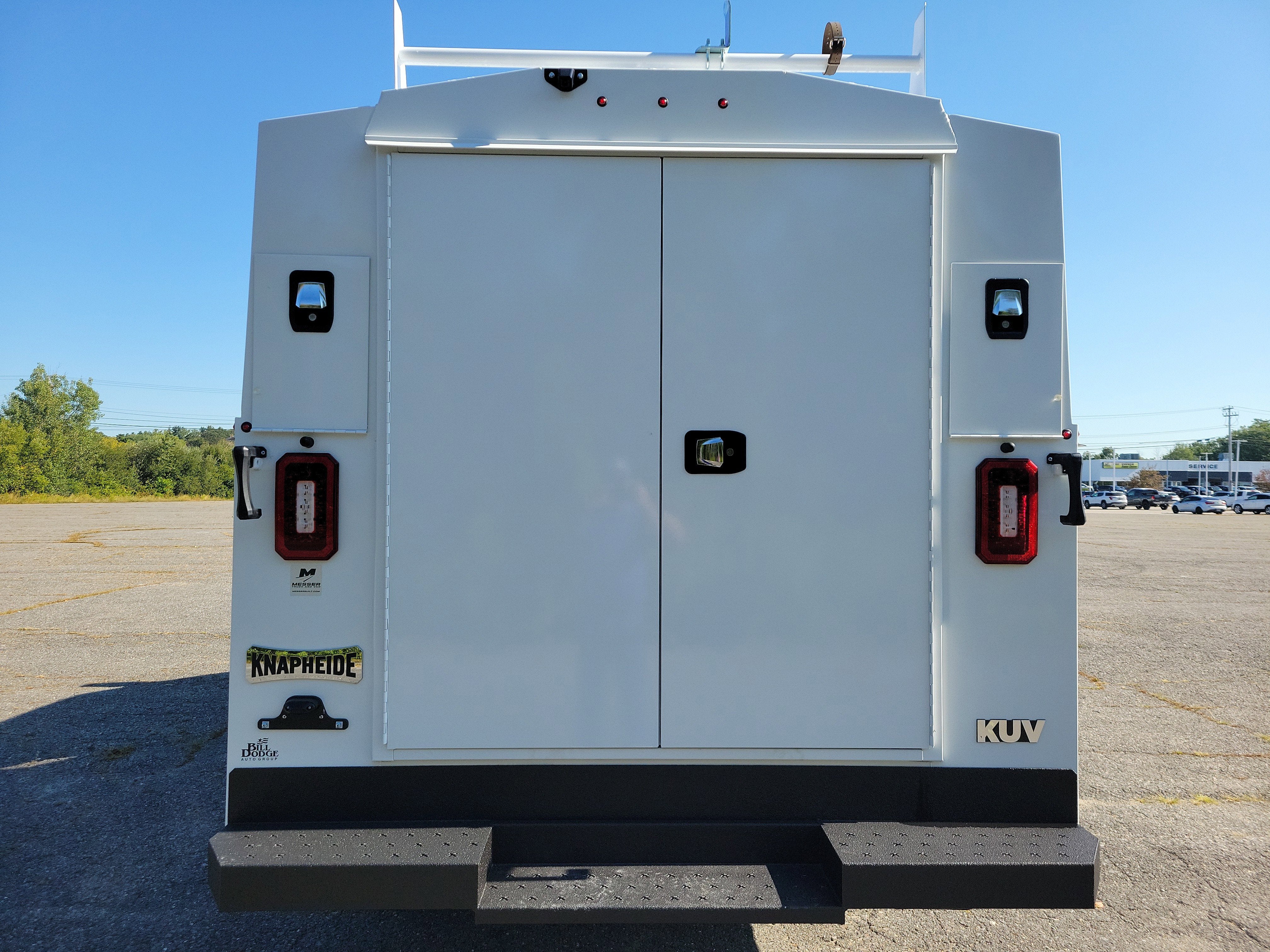 2025 GMC Savana Cutaway 3500 1WT