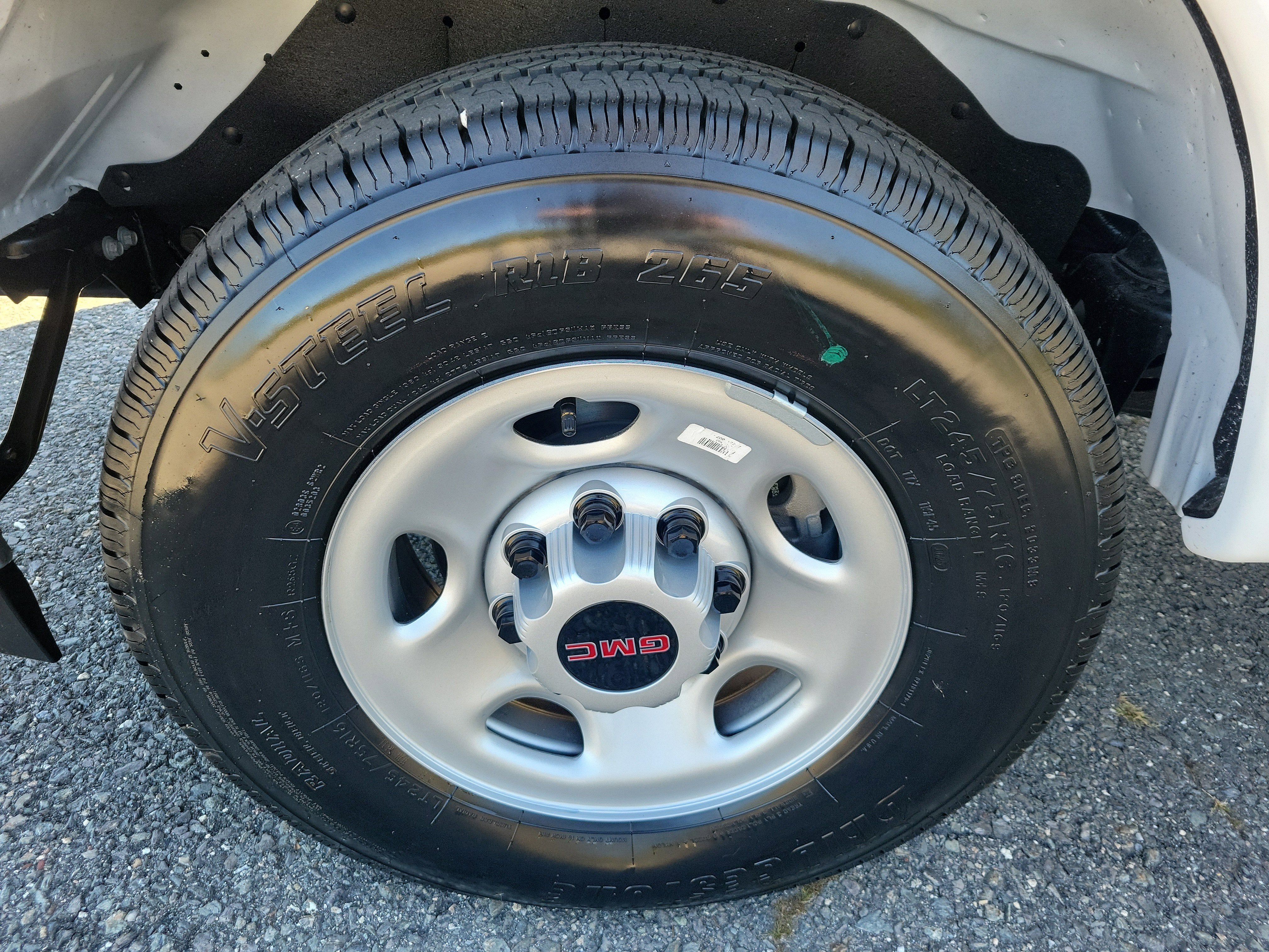 2025 GMC Savana Cutaway 3500 1WT