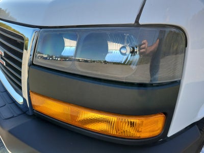 2025 GMC Savana Cutaway 3500 1WT