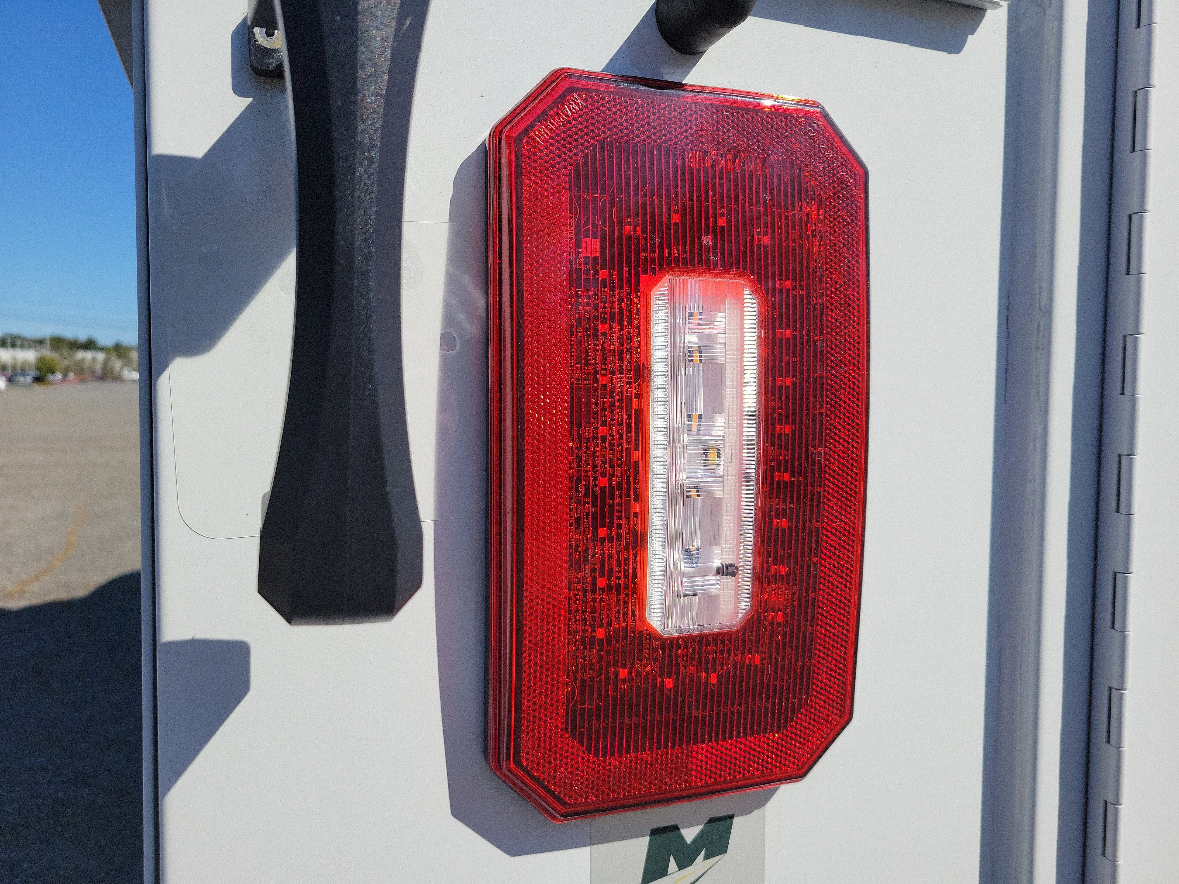 2025 GMC Savana Cutaway 3500 1WT