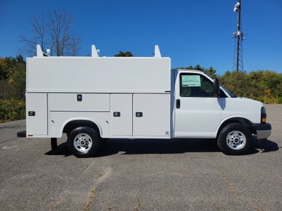 2025 GMC Savana Cutaway 3500 1WT