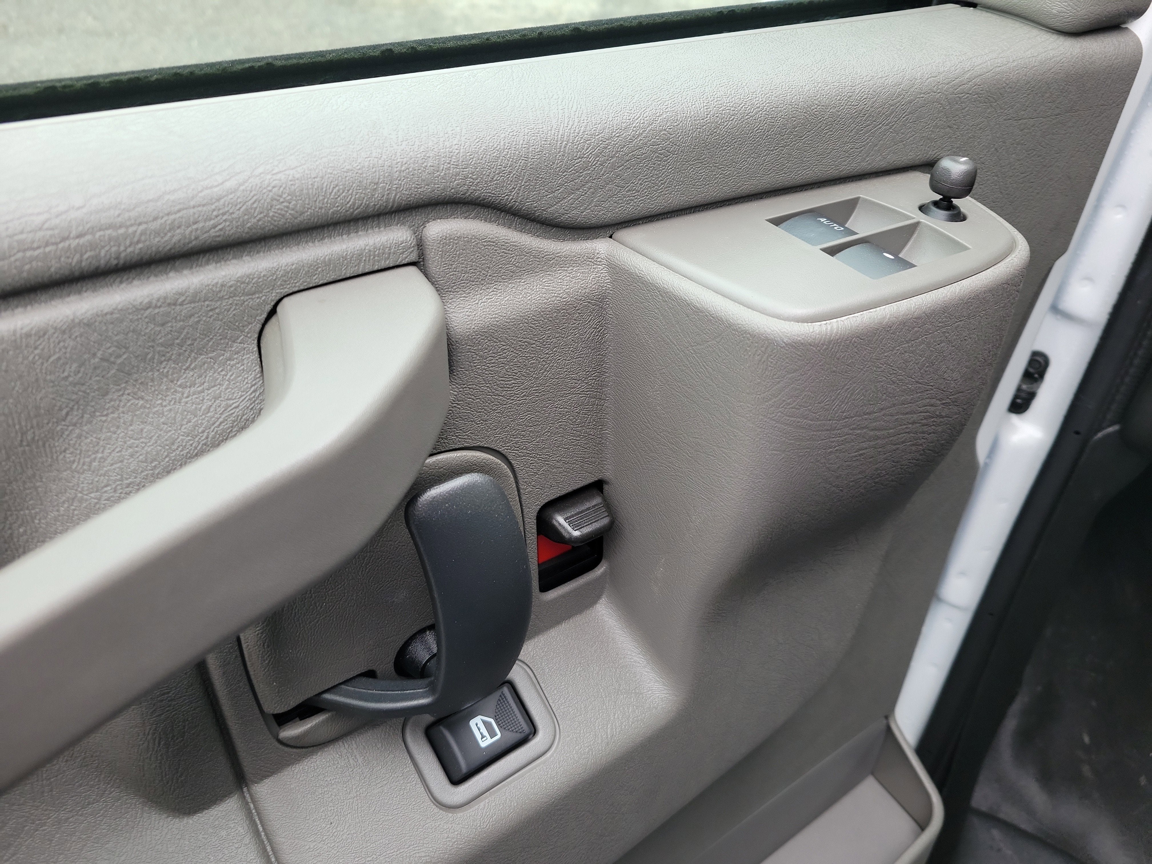 2025 GMC Savana Cutaway 3500 1WT