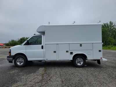 2025 GMC Savana Cutaway 3500 1WT