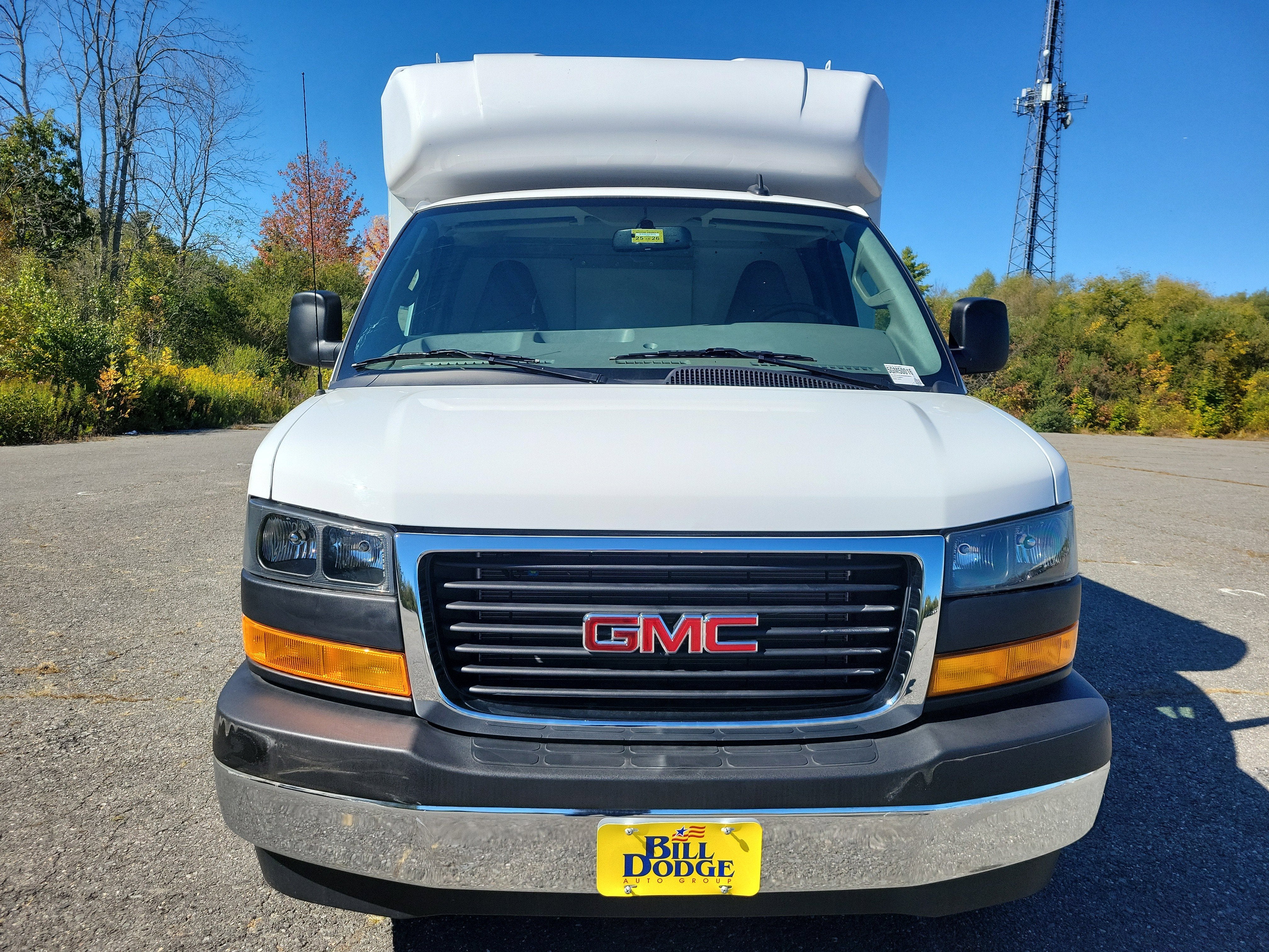 2025 GMC Savana Cutaway 3500 1WT