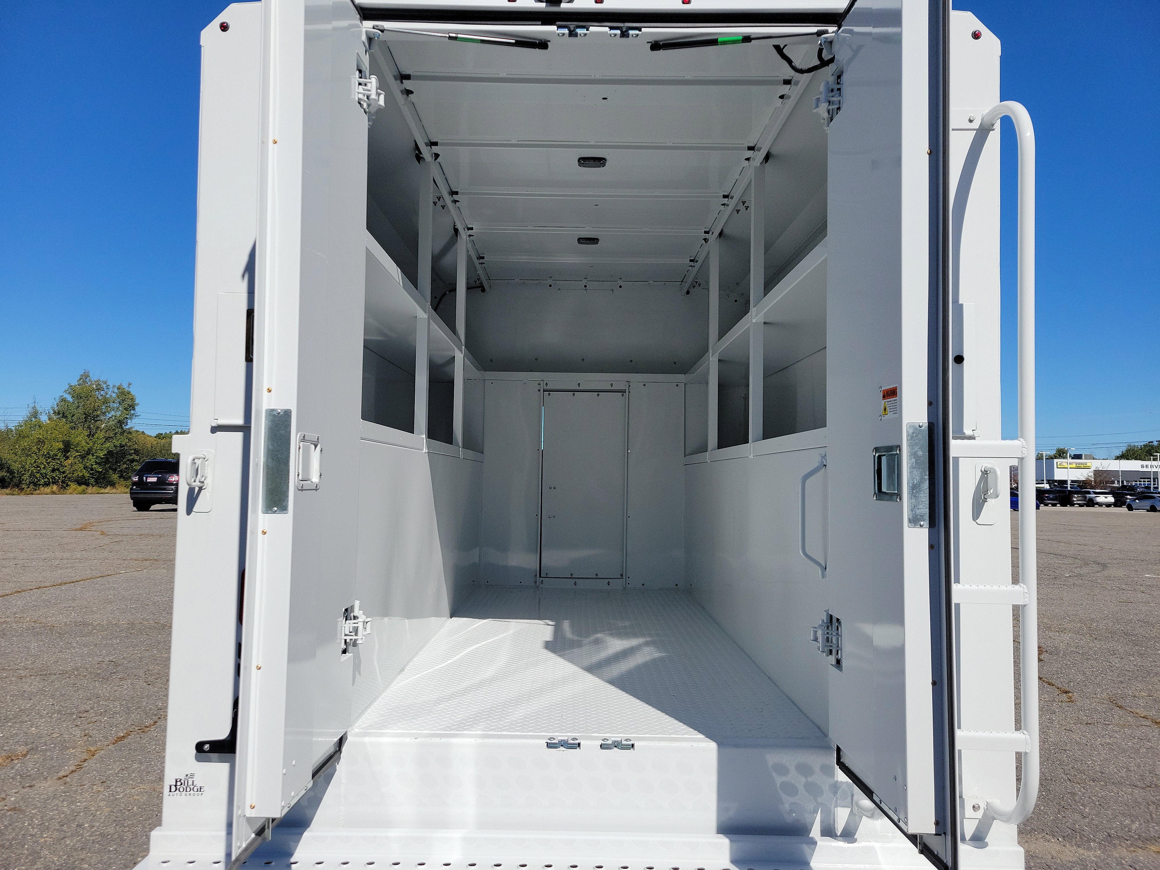 2025 GMC Savana Cutaway 3500 1WT