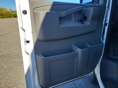 2025 GMC Savana Cutaway 3500 1WT