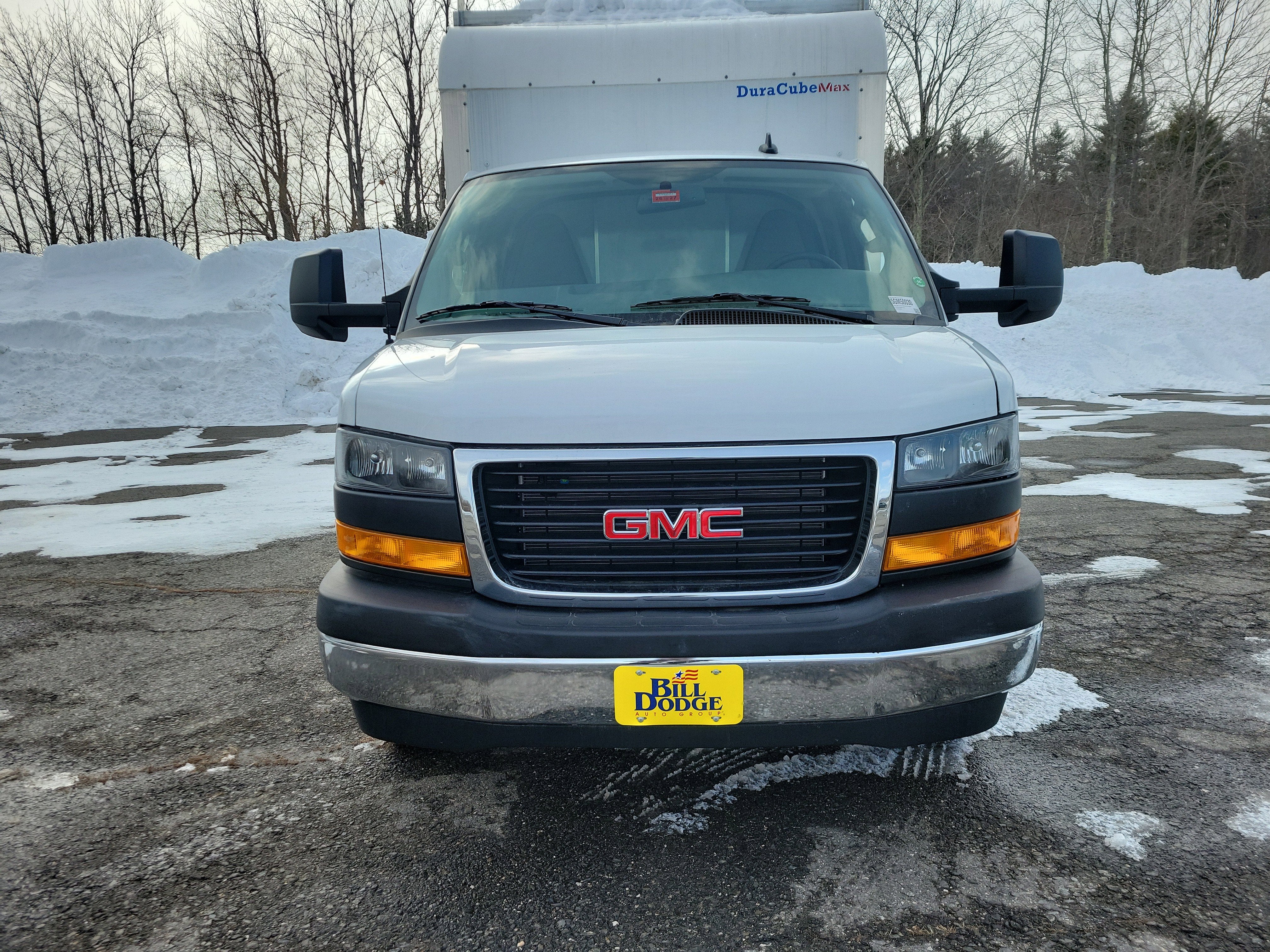 2025 GMC Savana Cutaway 3500 1WT