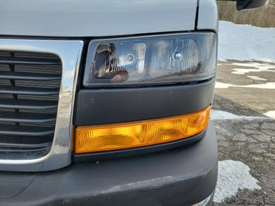 2025 GMC Savana Cutaway 3500 1WT