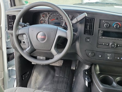 2025 GMC Savana Cutaway 3500 1WT