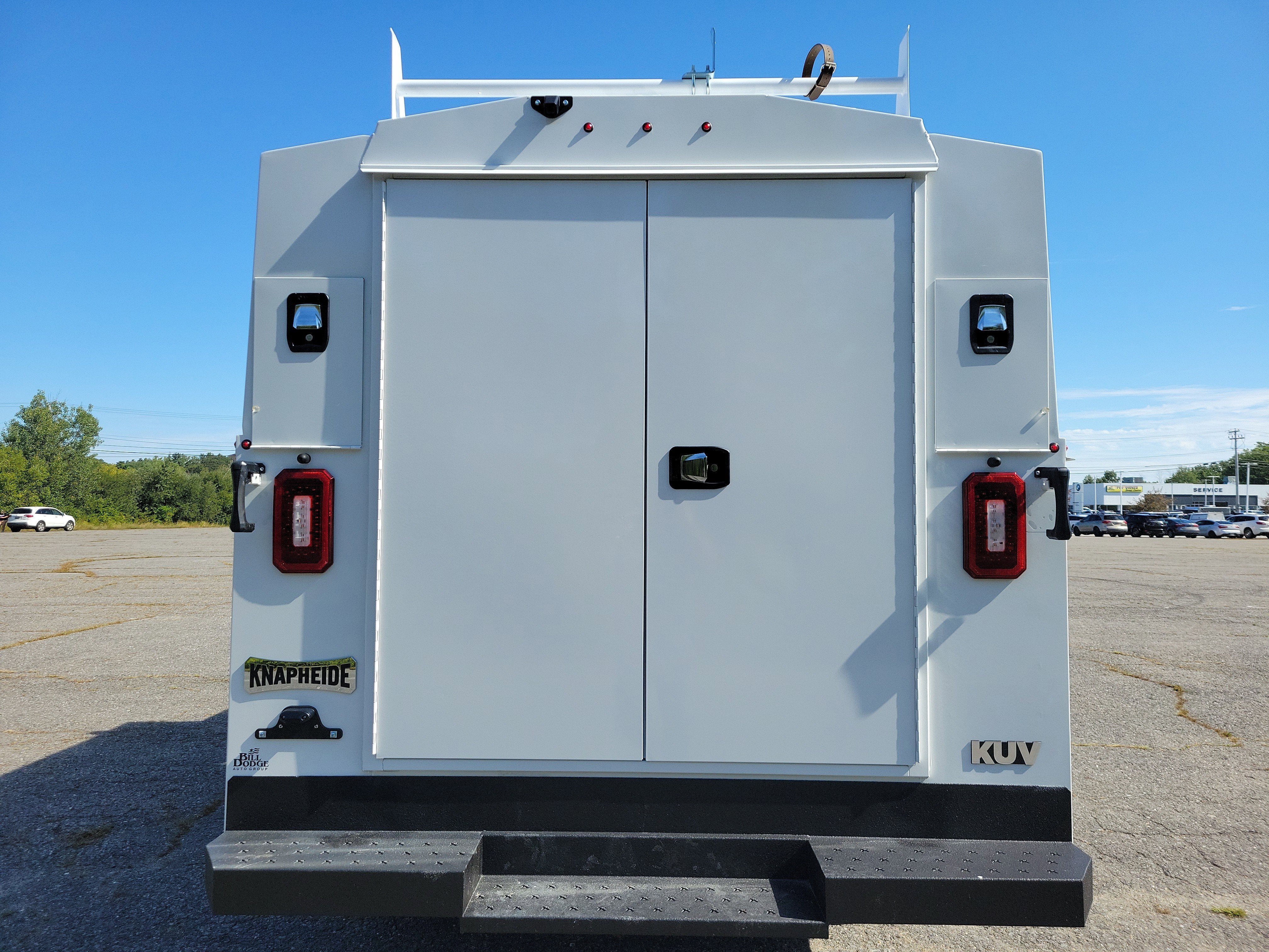 2025 GMC Savana Cutaway 3500 1WT