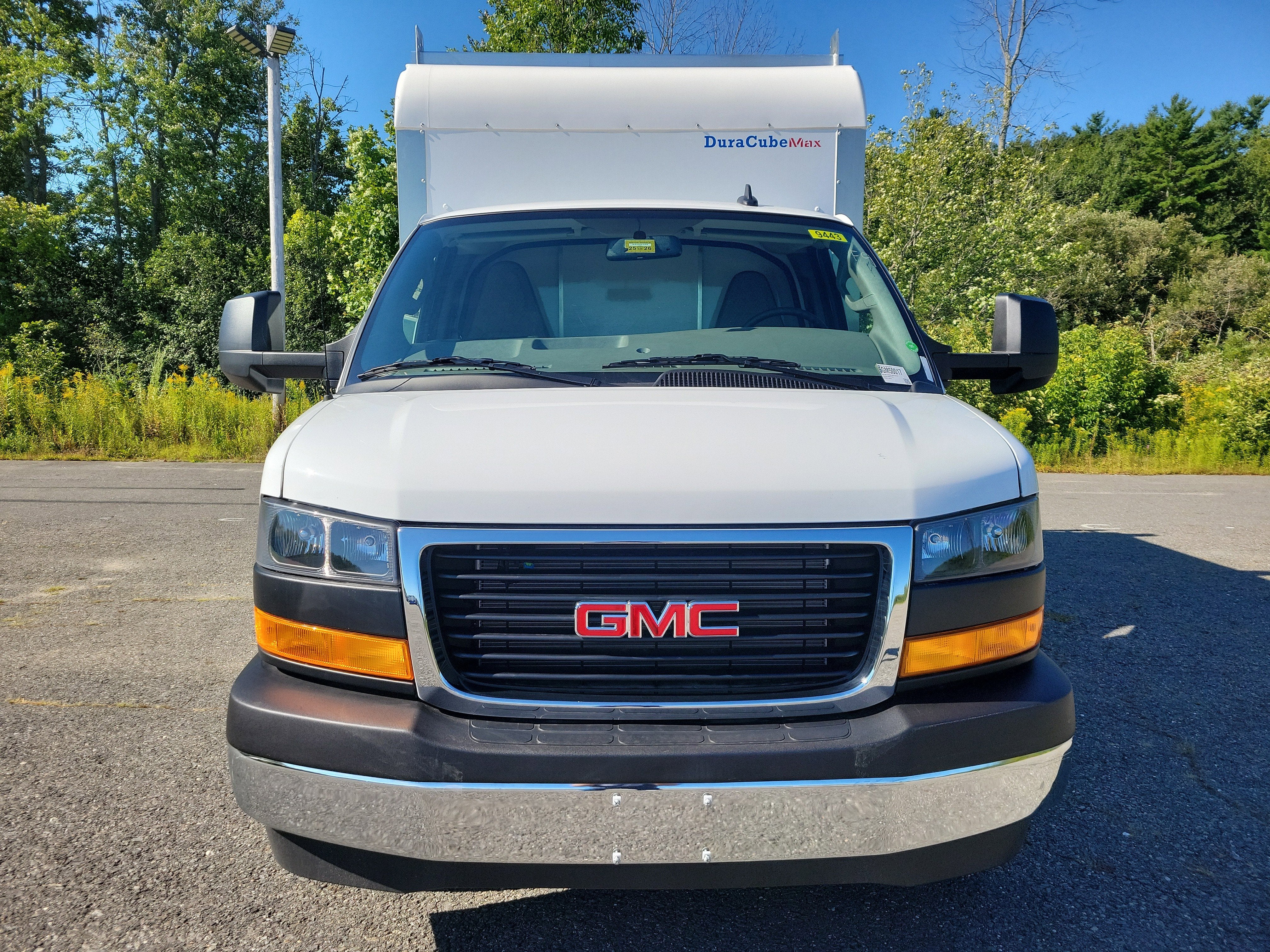 2025 GMC Savana Cutaway 3500 1WT