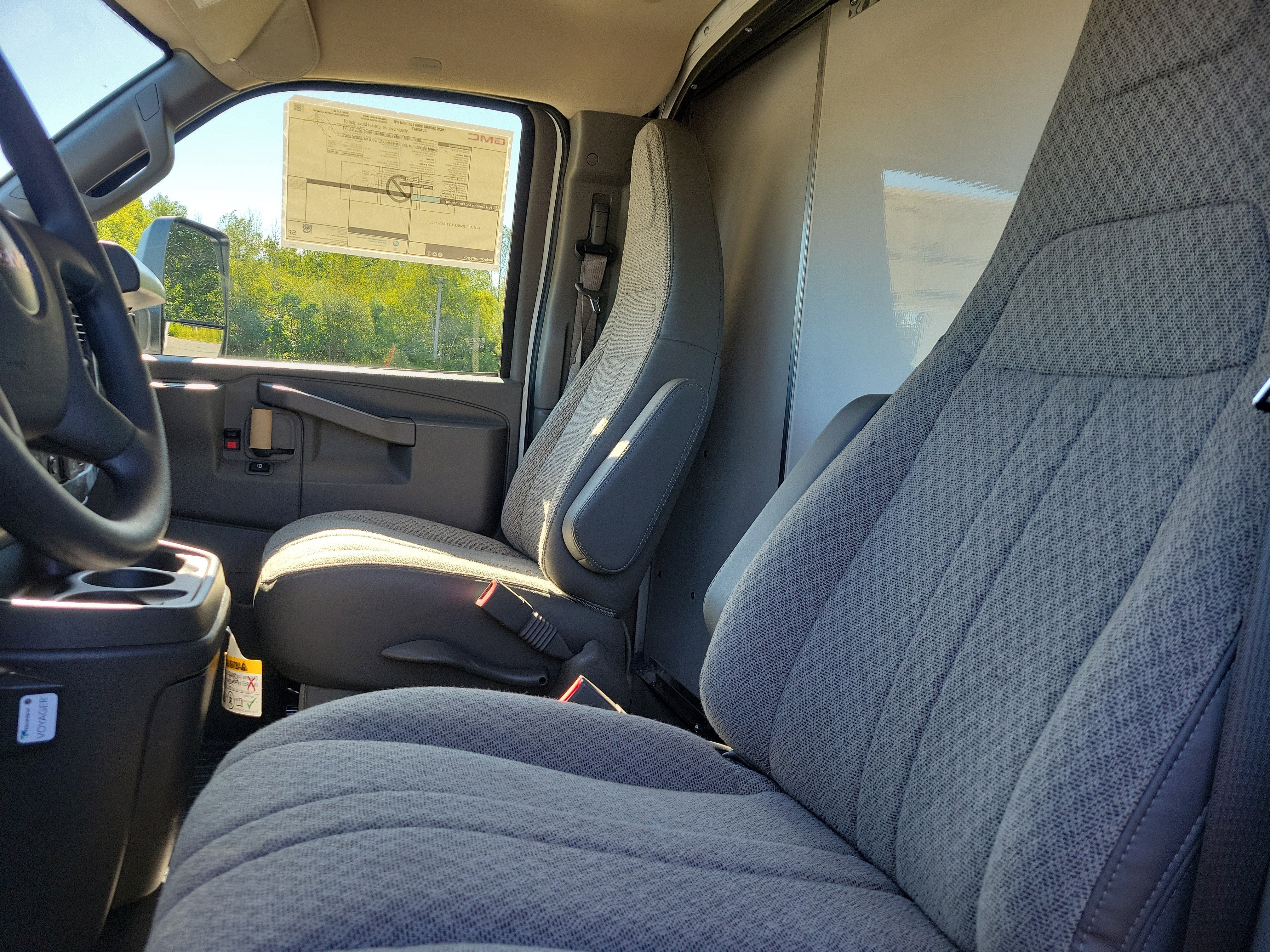 2025 GMC Savana Cutaway 3500 1WT