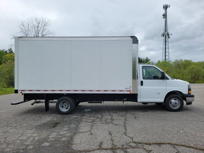 2025 GMC Savana Cutaway 3500 1WT