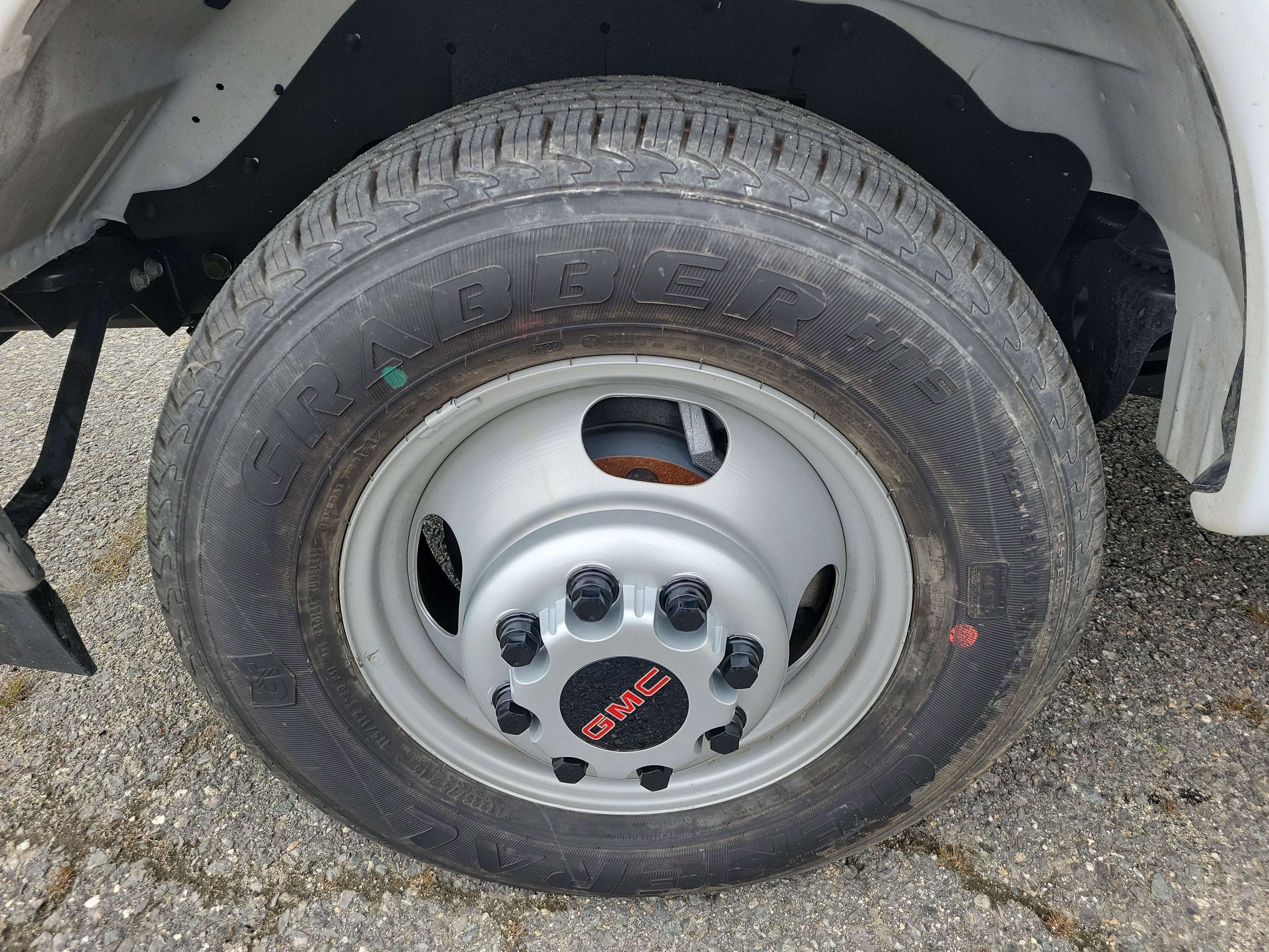 2025 GMC Savana Cutaway 3500 1WT