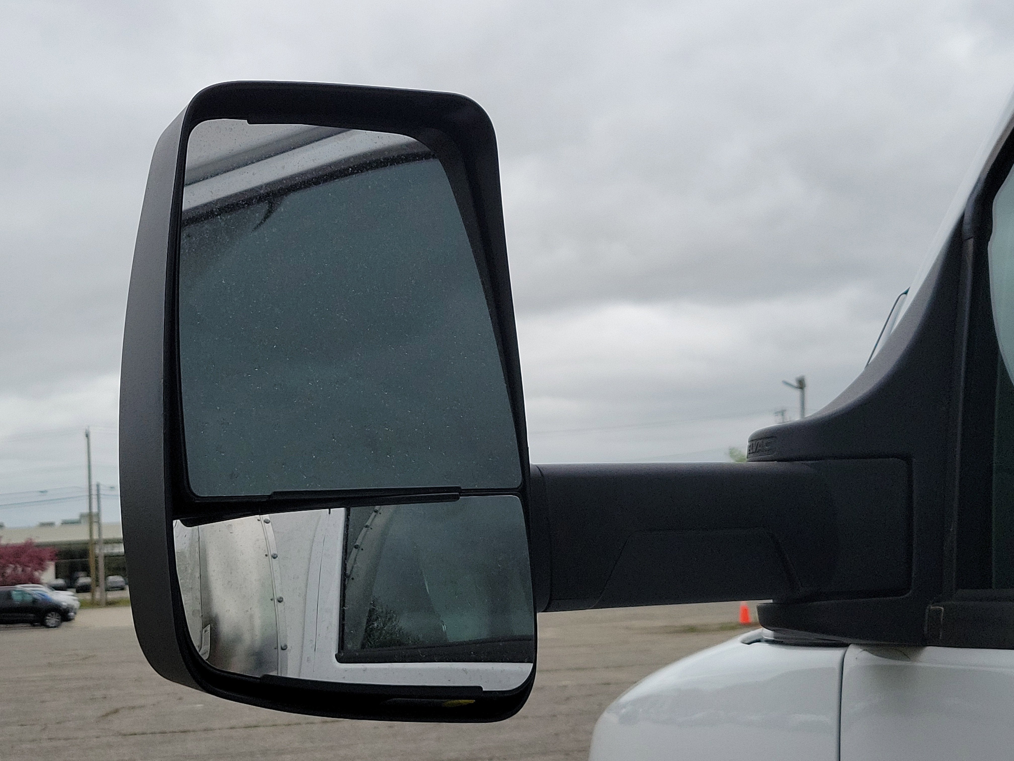 2025 GMC Savana Cutaway 3500 1WT