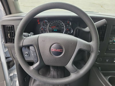 2025 GMC Savana Cutaway 3500 1WT
