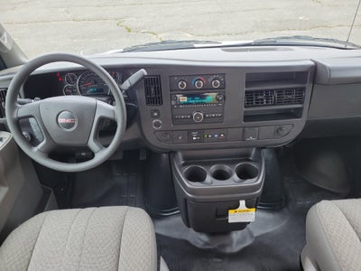 2025 GMC Savana Cutaway 3500 1WT