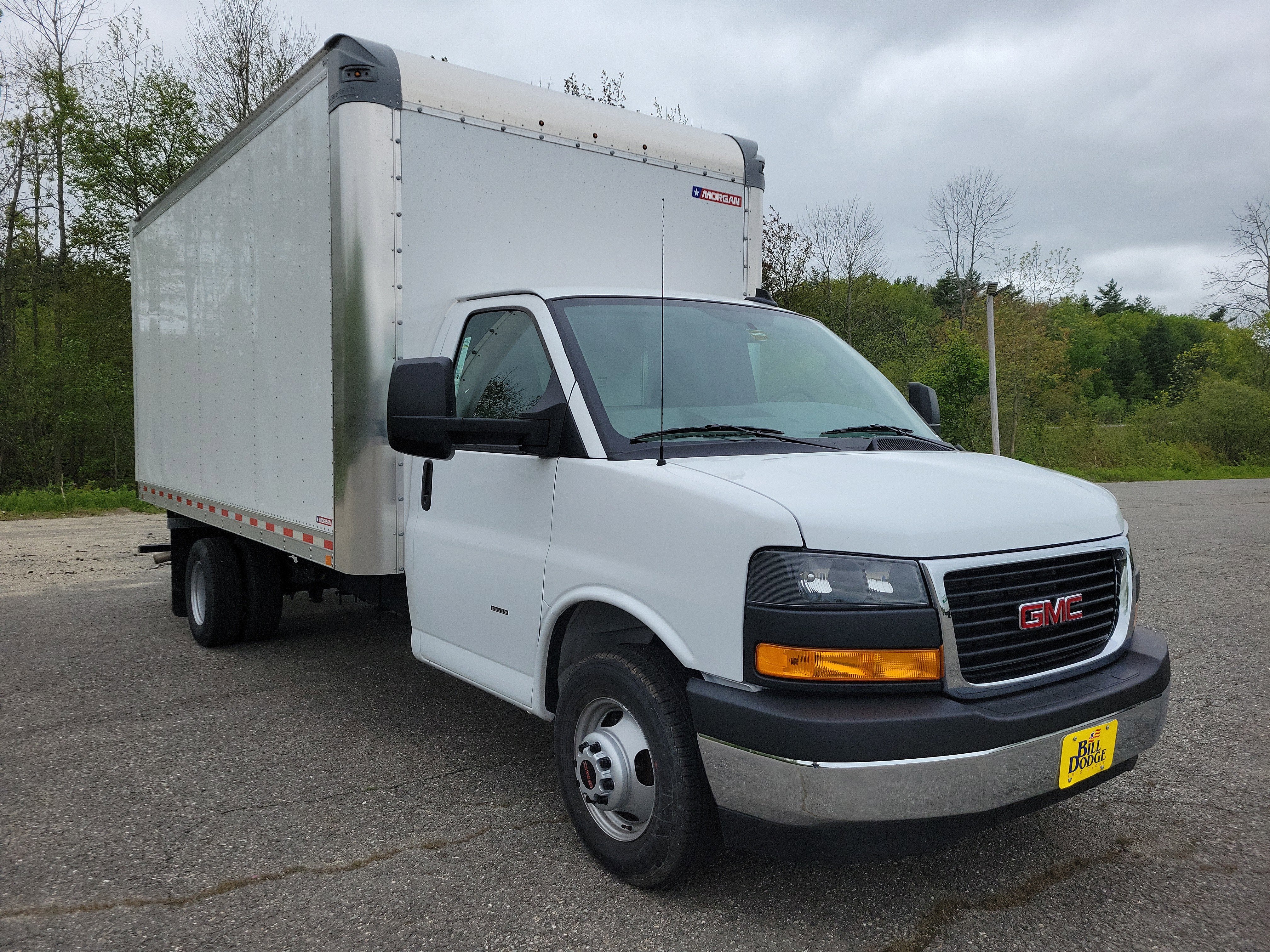 2025 GMC Savana Cutaway 3500 1WT