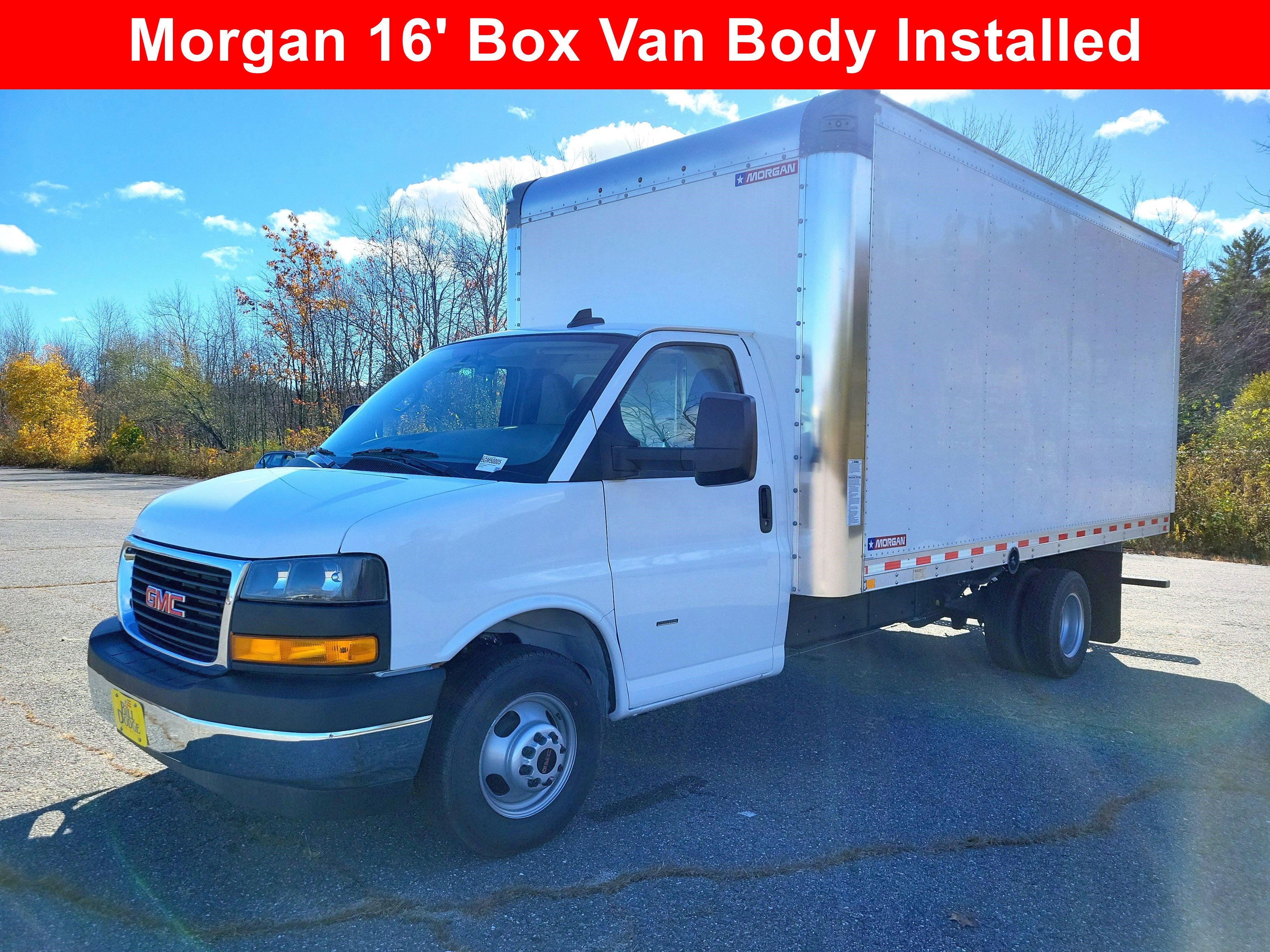 2025 GMC Savana Cutaway 3500 1WT