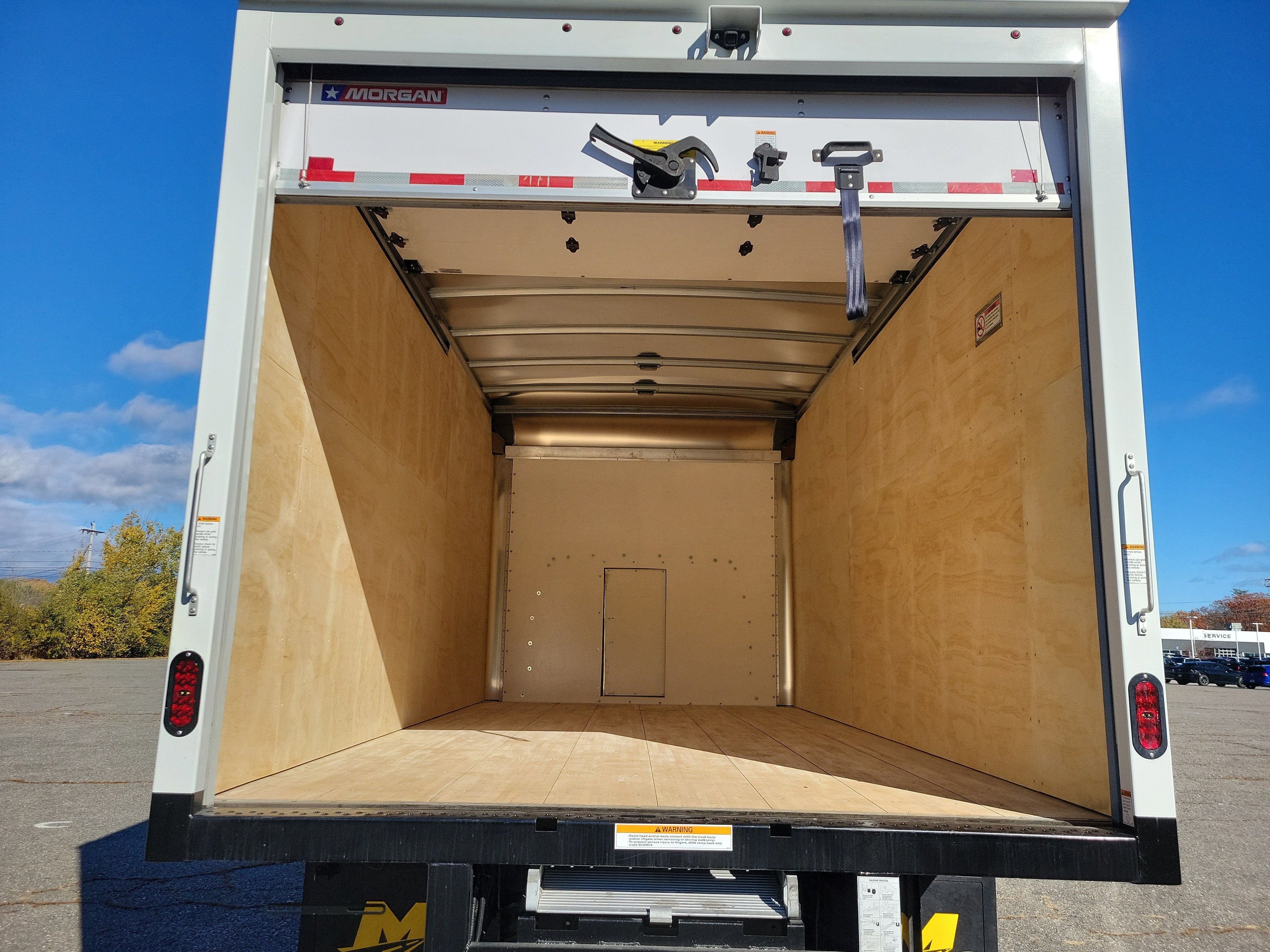 2025 GMC Savana Cutaway 3500 1WT