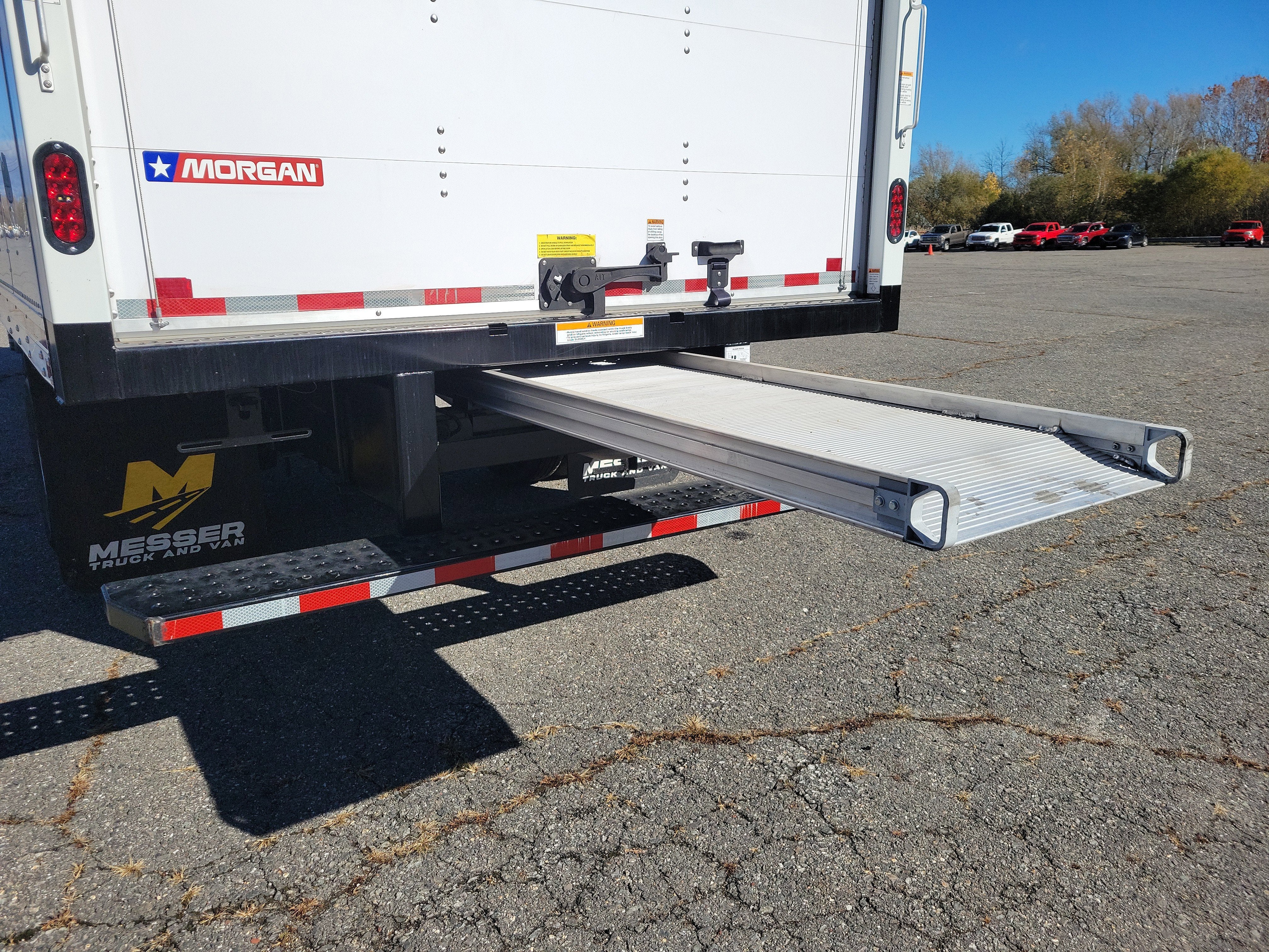 2025 GMC Savana Cutaway 3500 1WT