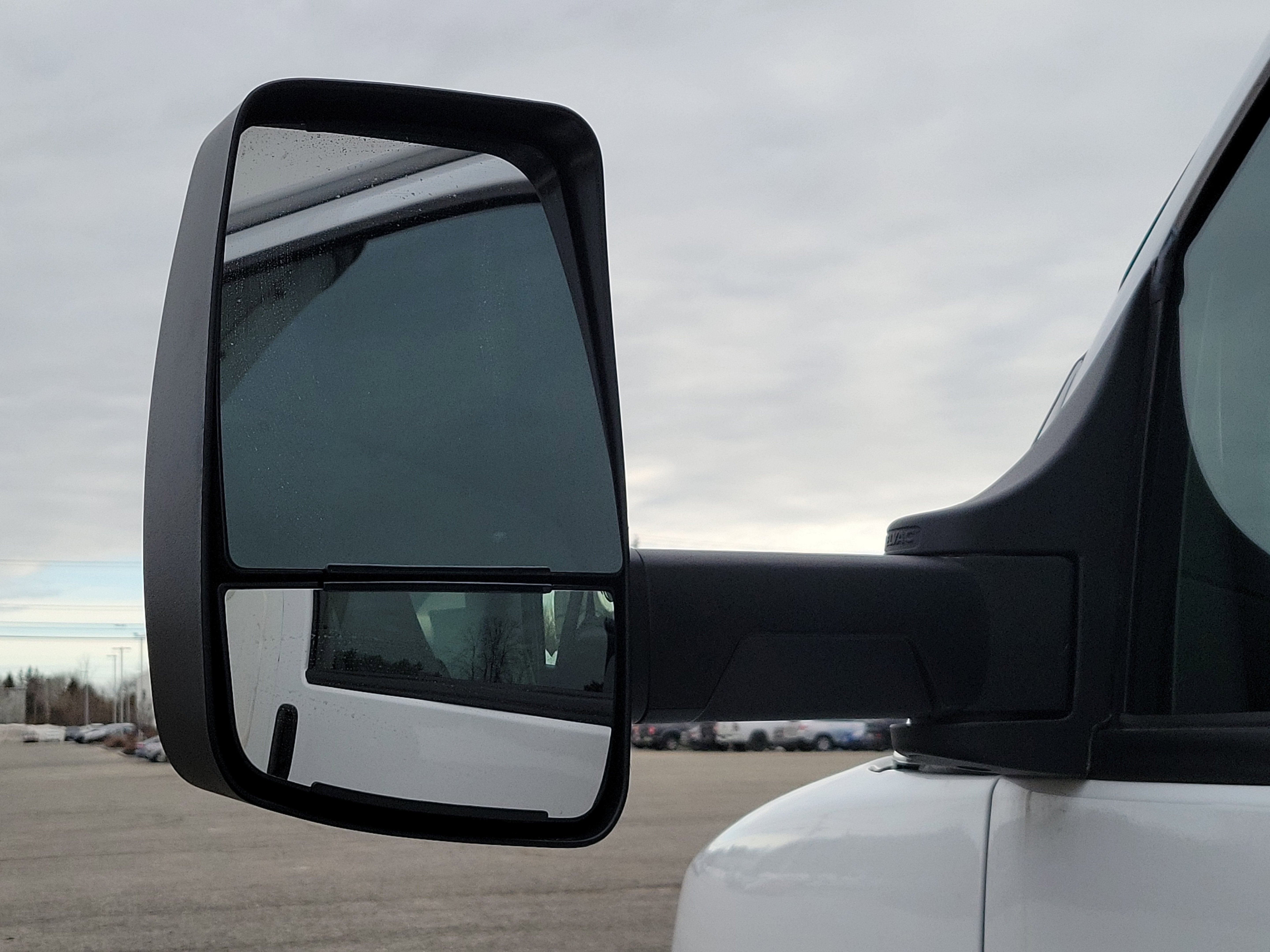 2025 GMC Savana Cutaway 4500 2WT