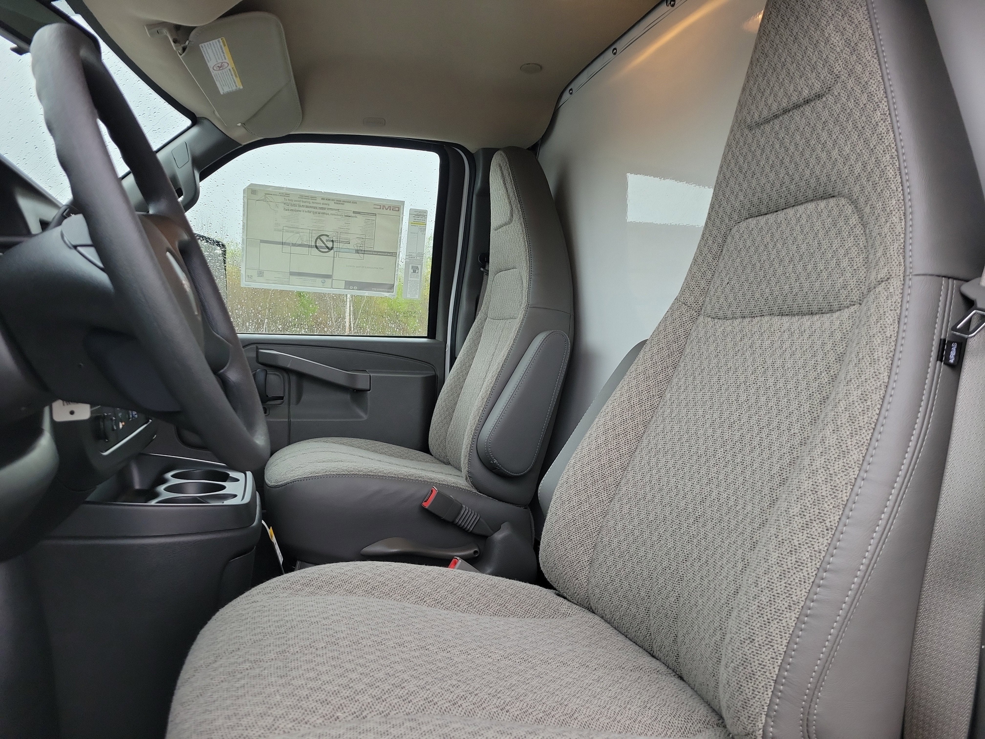 2025 GMC Savana Cutaway 4500 2WT