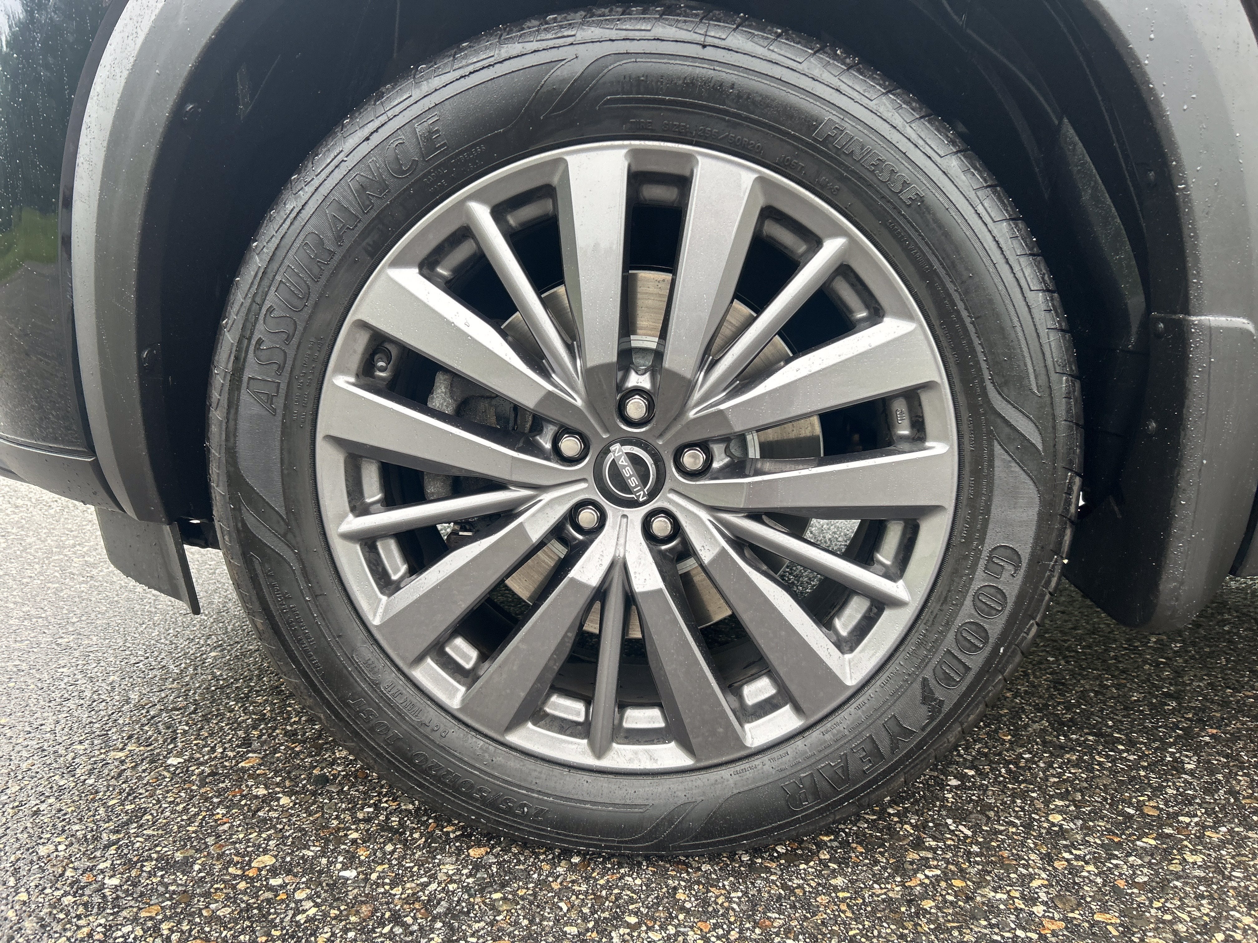 2024 Nissan Pathfinder SL