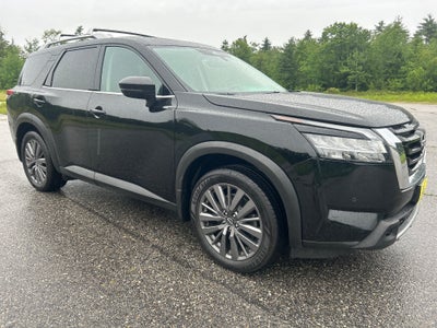 2024 Nissan Pathfinder SL