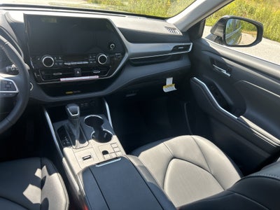 2026 Toyota Highlander Hybrid XLE