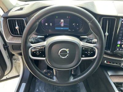 2023 Volvo XC60 Plus Bright Theme
